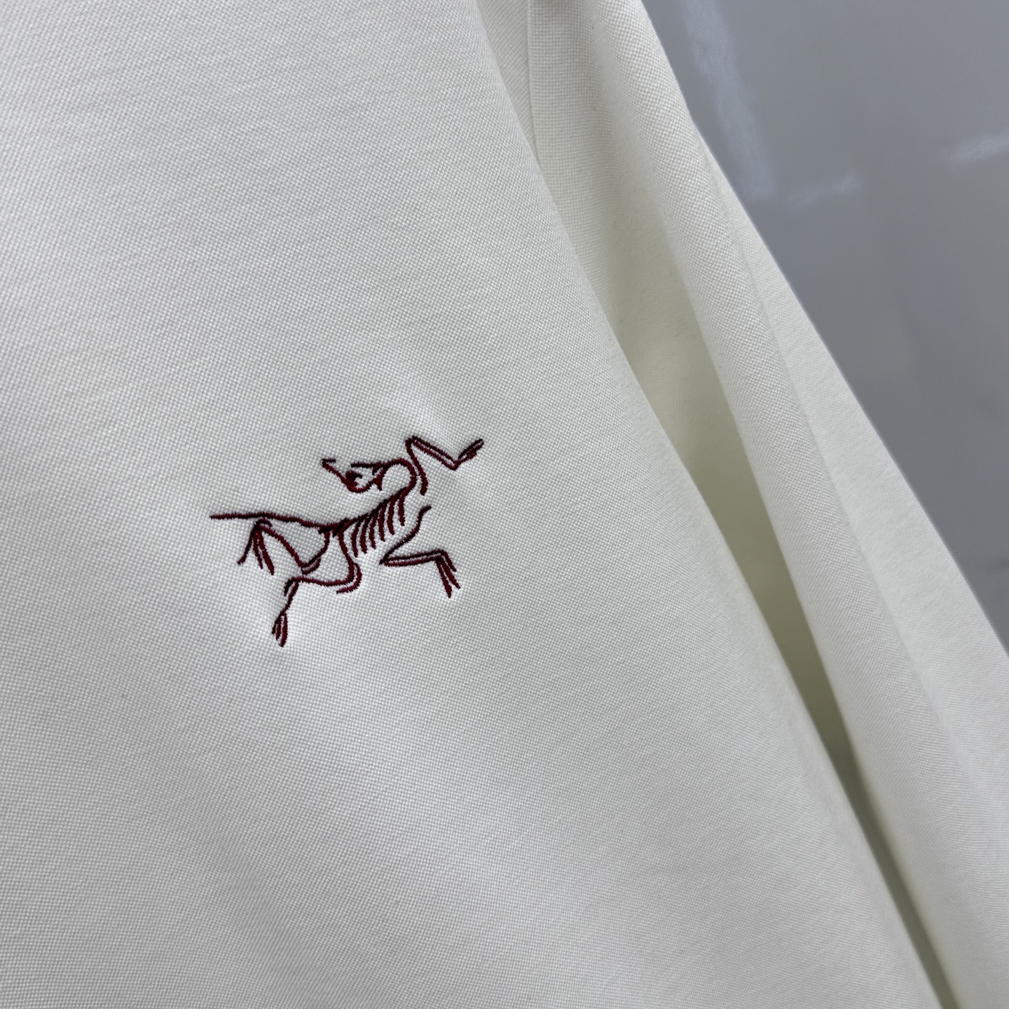  🆕ARCTERYX始祖鸟 2025SS秋季新款棉质长袖 T 恤，以当季色调传递典雅韵味，成就日常搭配佳