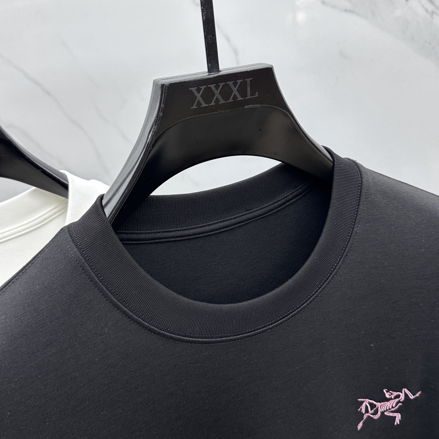  🆕ARCTERYX始祖鸟 2025SS秋季新款棉质长袖 T 恤，以当季色调传递典雅韵味，成就日常搭配佳