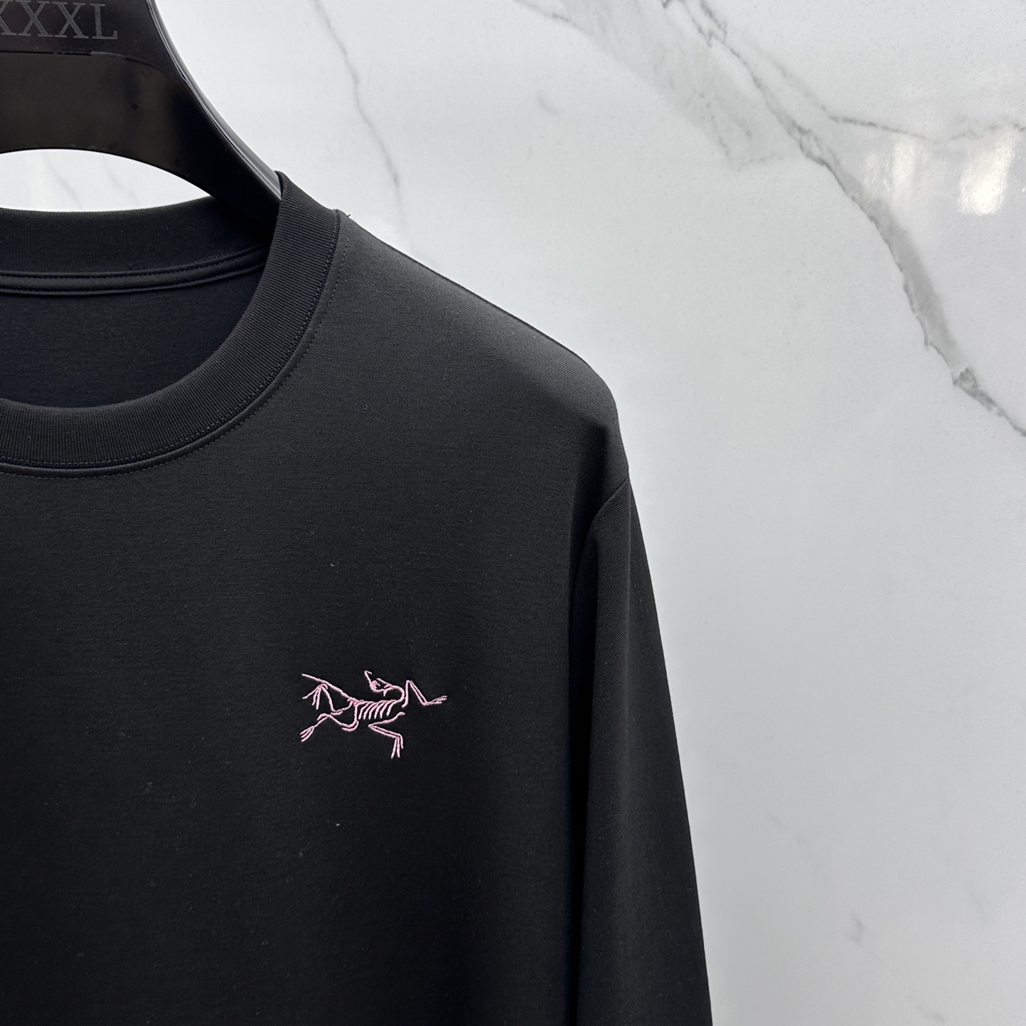  🆕ARCTERYX始祖鸟 2025SS秋季新款棉质长袖 T 恤，以当季色调传递典雅韵味，成就日常搭配佳