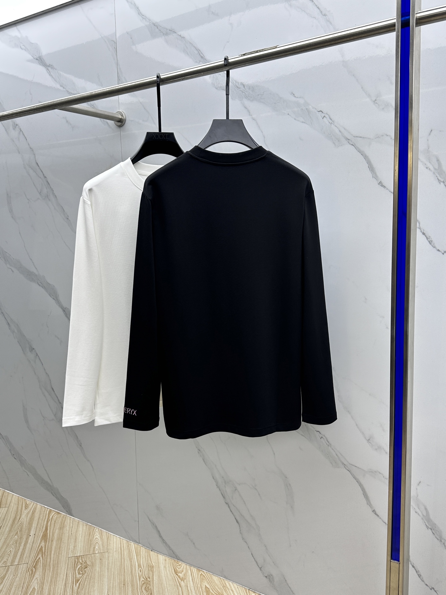  🆕ARCTERYX始祖鸟 2025SS秋季新款棉质长袖 T 恤，以当季色调传递典雅韵味，成就日常搭配佳