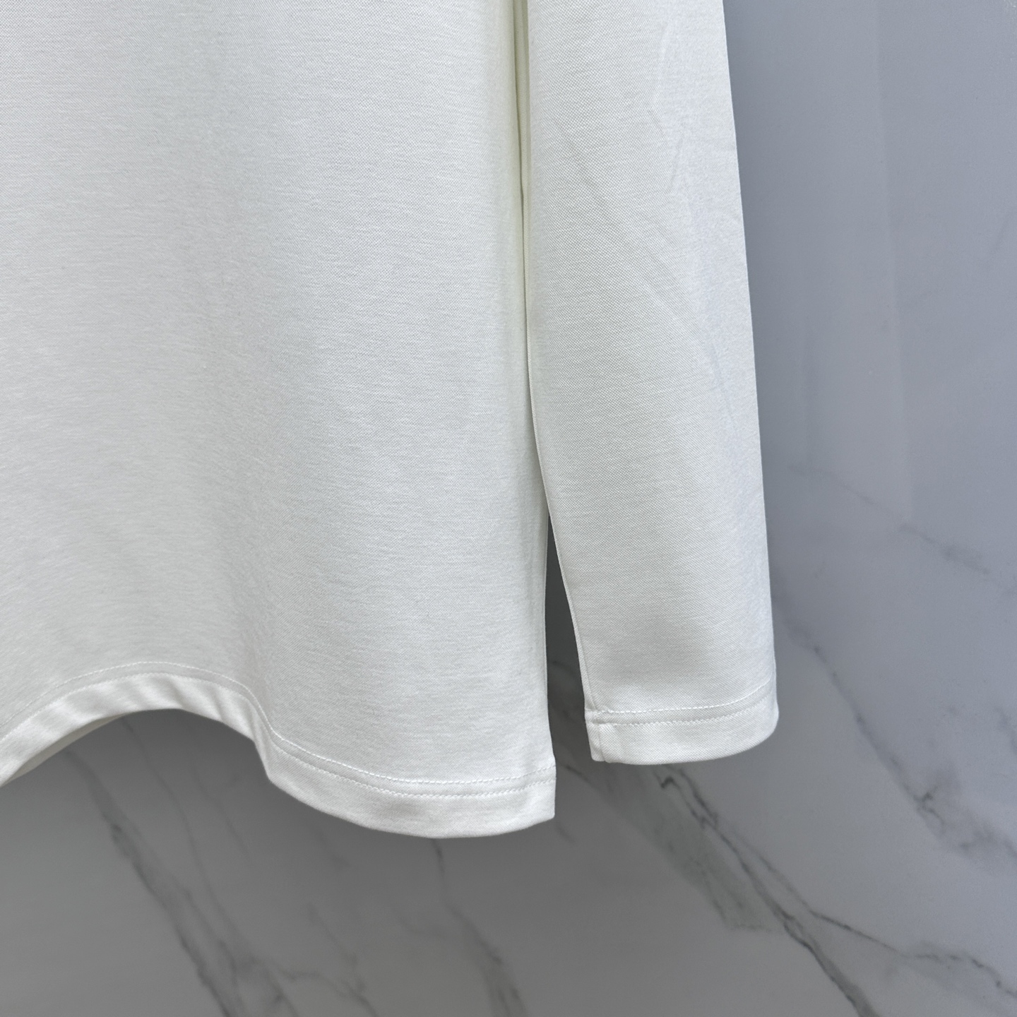  🆕ARCTERYX始祖鸟 2025SS秋季新款棉质长袖 T 恤，以当季色调传递典雅韵味，成就日常搭配佳