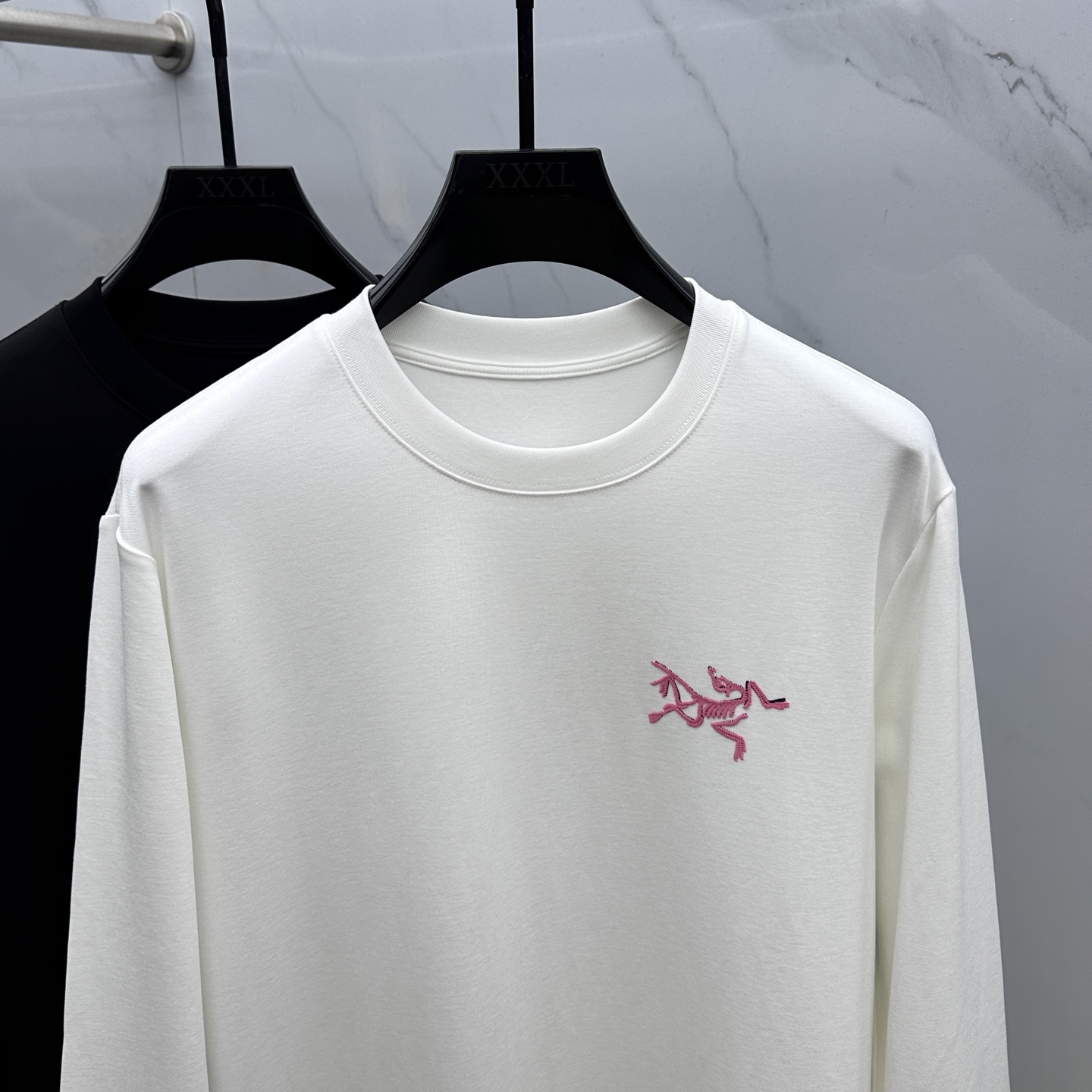  🆕ARCTERYX始祖鸟 2025SS秋季新款棉质长袖 T 恤，以当季色调传递典雅韵味，成就日常搭配佳