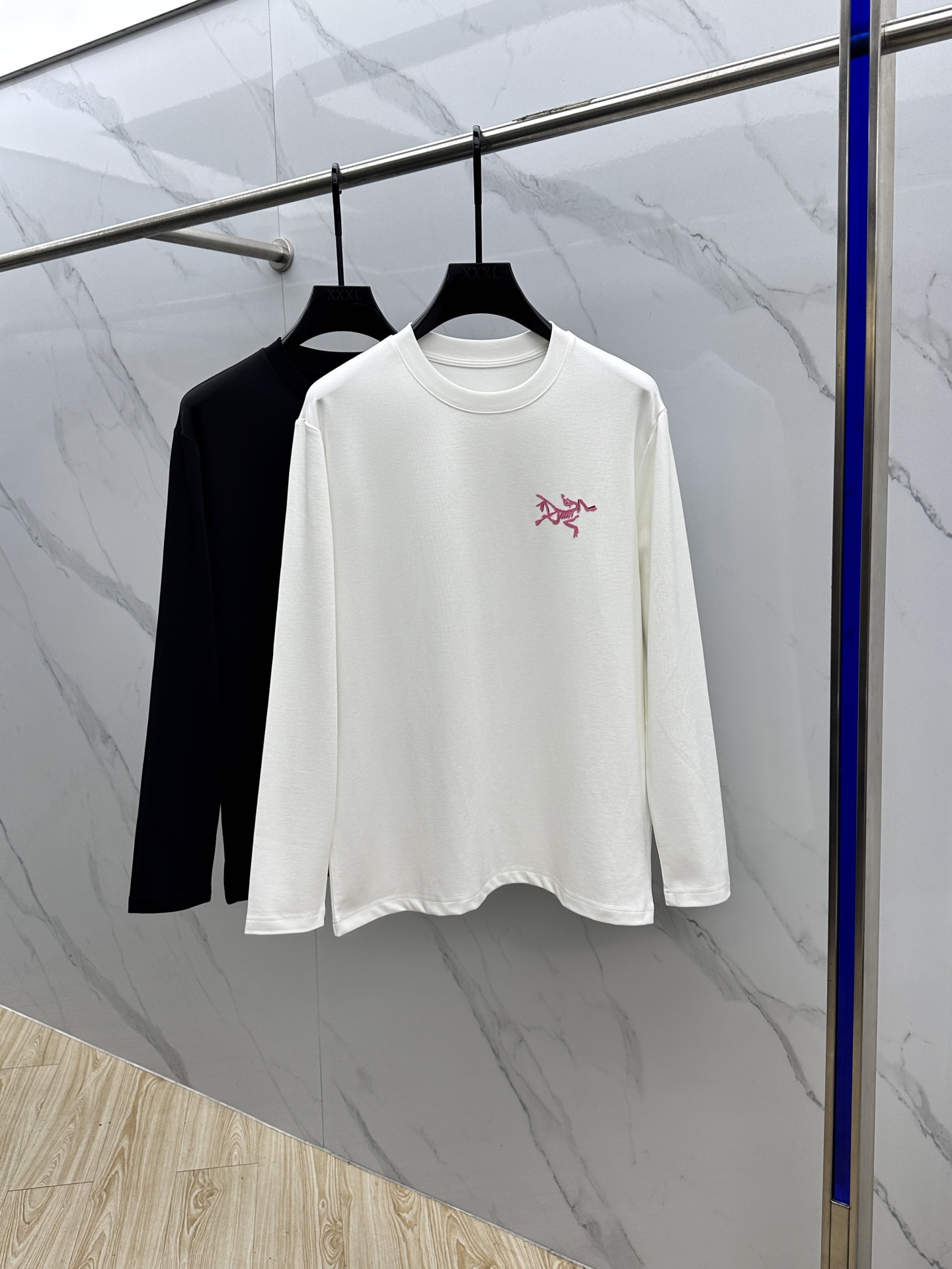  🆕ARCTERYX始祖鸟 2025SS秋季新款棉质长袖 T 恤，以当季色调传递典雅韵味，成就日常搭配佳