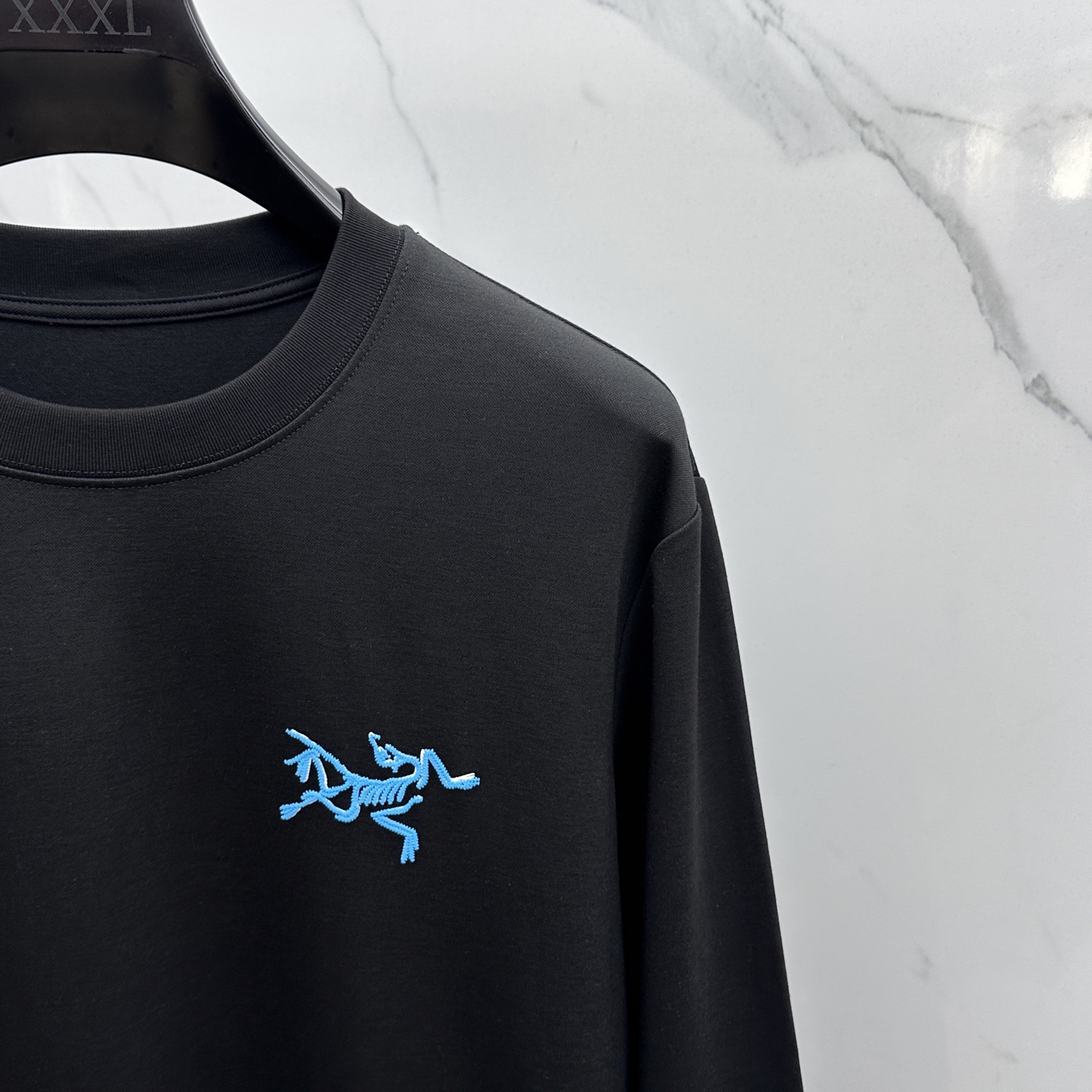  🆕ARCTERYX始祖鸟 2025SS秋季新款棉质长袖 T 恤，以当季色调传递典雅韵味，成就日常搭配佳