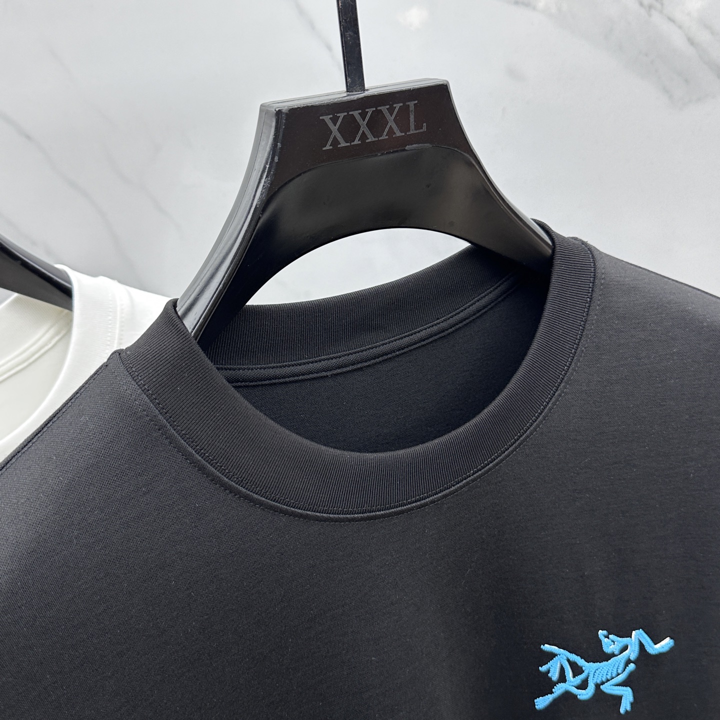  🆕ARCTERYX始祖鸟 2025SS秋季新款棉质长袖 T 恤，以当季色调传递典雅韵味，成就日常搭配佳