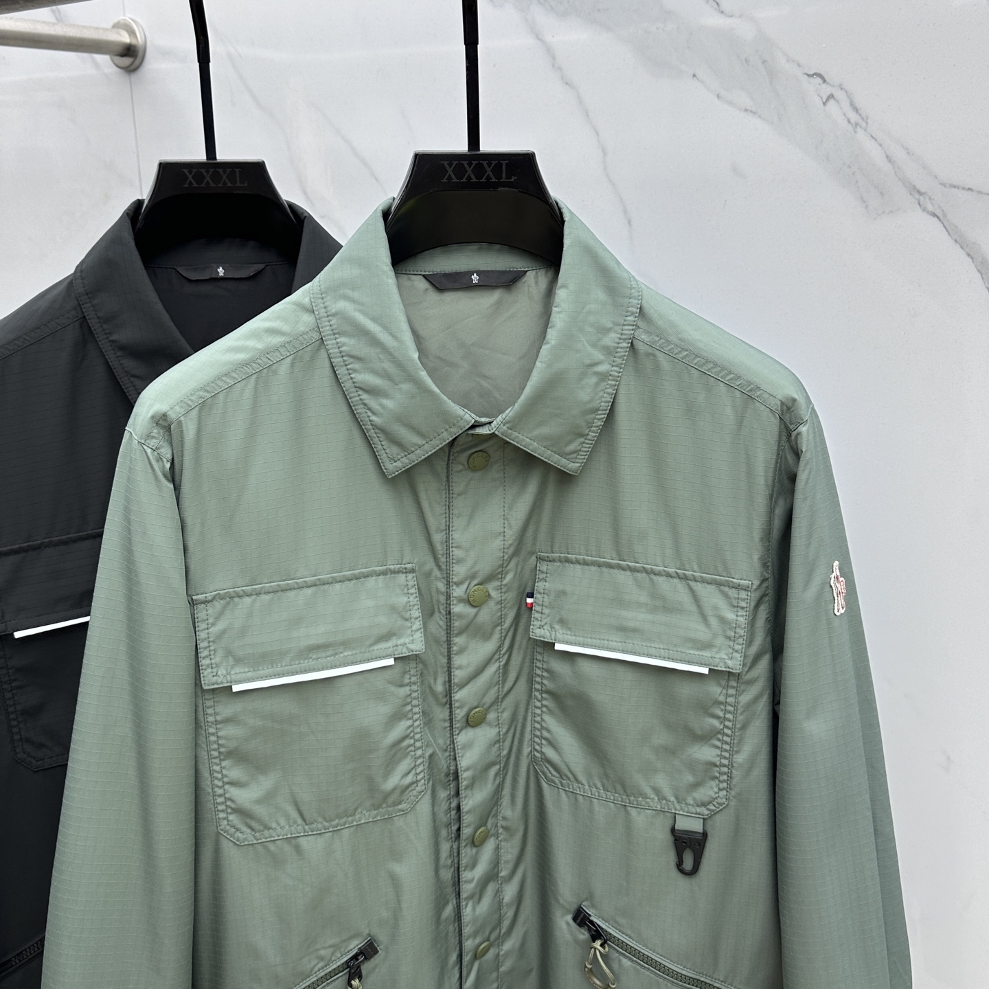 🆕Mon蒙口 25FW秋冬最新式可轻松应对都市和山区环境。采用结实面料制成，轻盈耐久，同时提供功能性保护