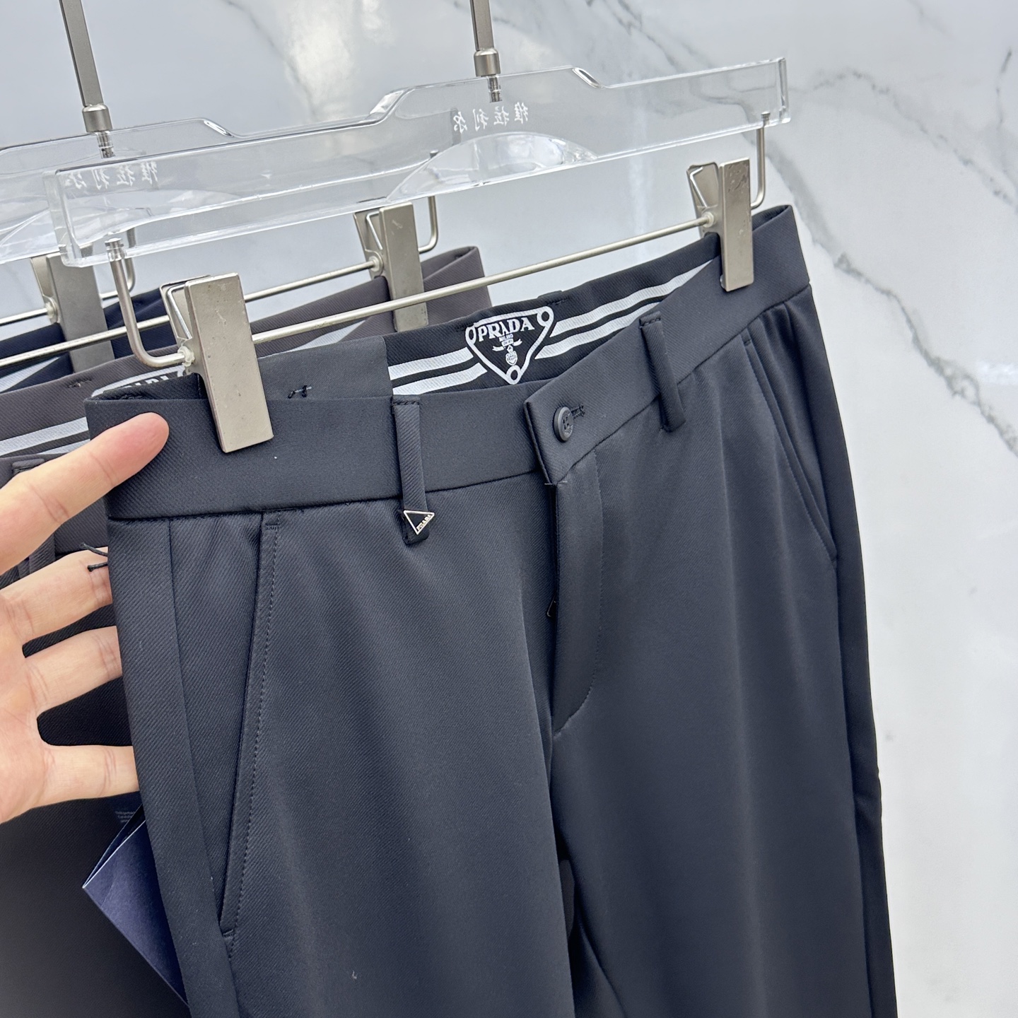 🆕Prada普拉达 2025早秋新品休闲裤西裤，官网同步发售，裤身工艺设计，进口客供辅料、面料定制，代工