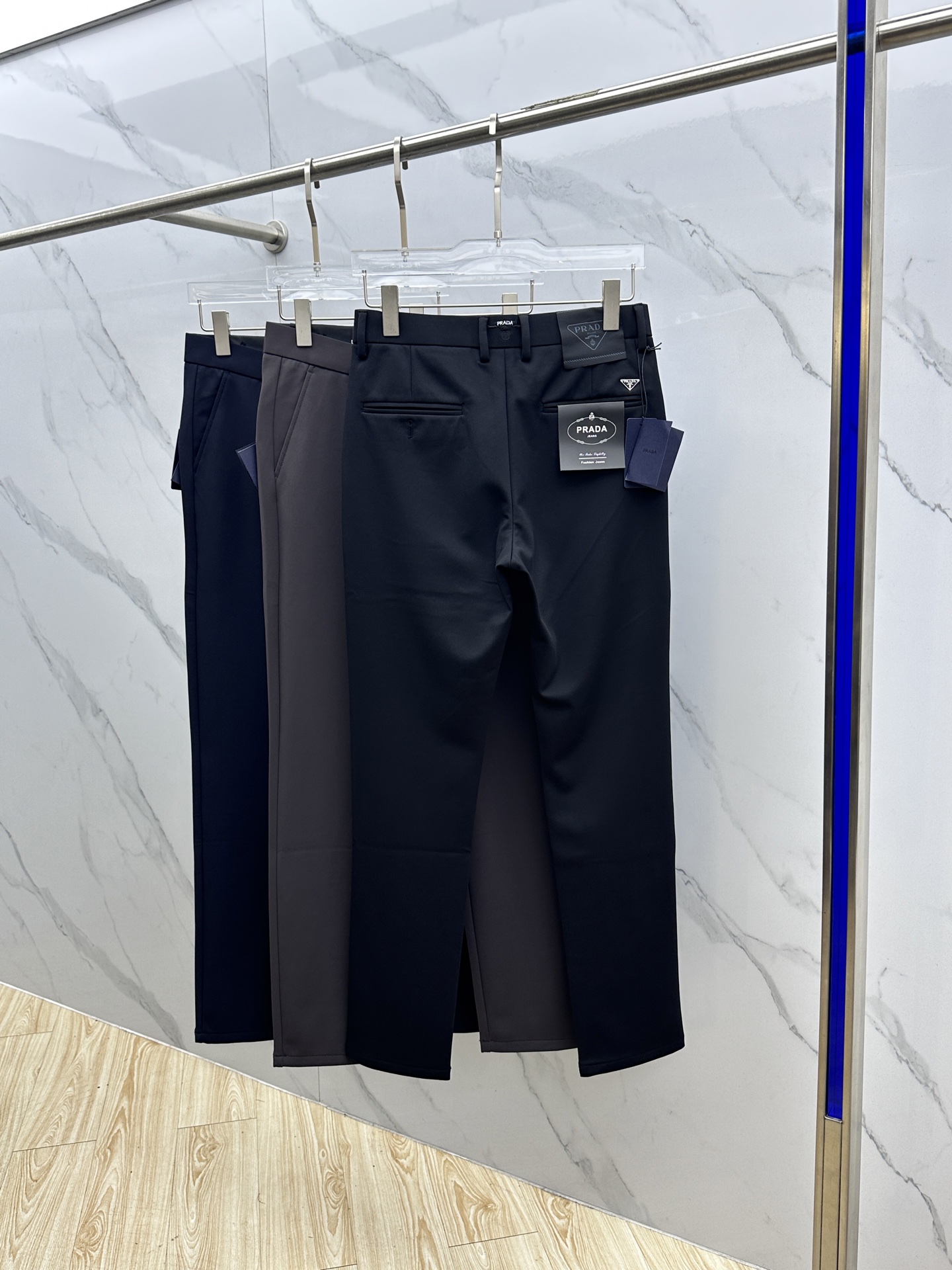 🆕Prada普拉达 2025早秋新品休闲裤西裤，官网同步发售，裤身工艺设计，进口客供辅料、面料定制，代工