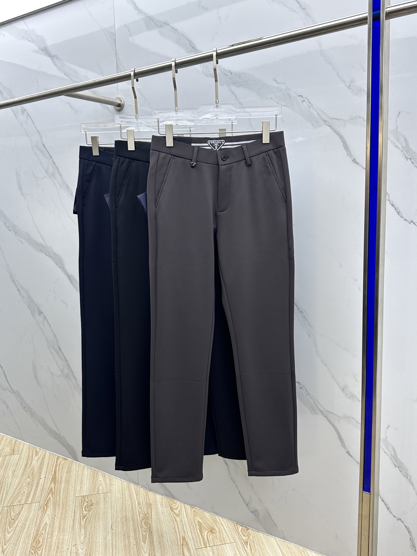 🆕Prada普拉达 2025早秋新品休闲裤西裤，官网同步发售，裤身工艺设计，进口客供辅料、面料定制，代工