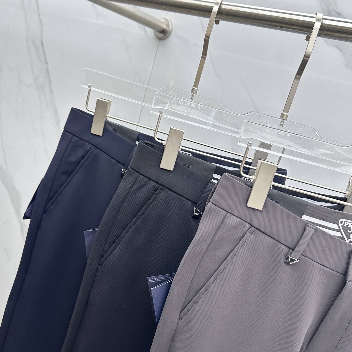 🆕Prada普拉达 2025早秋新品休闲裤西裤，官网同步发售，裤身工艺设计，进口客供辅料、面料定制，代工