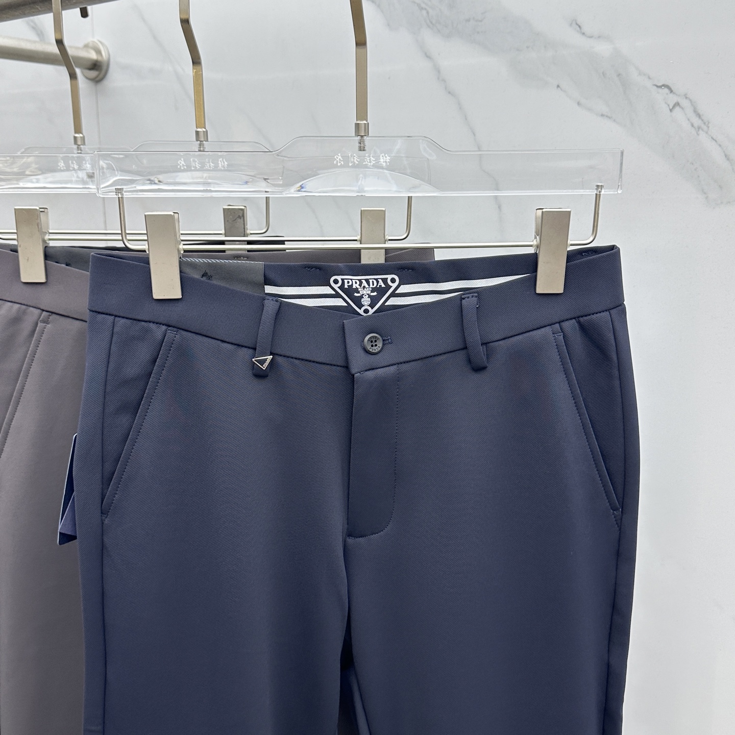 🆕Prada普拉达 2025早秋新品休闲裤西裤，官网同步发售，裤身工艺设计，进口客供辅料、面料定制，代工