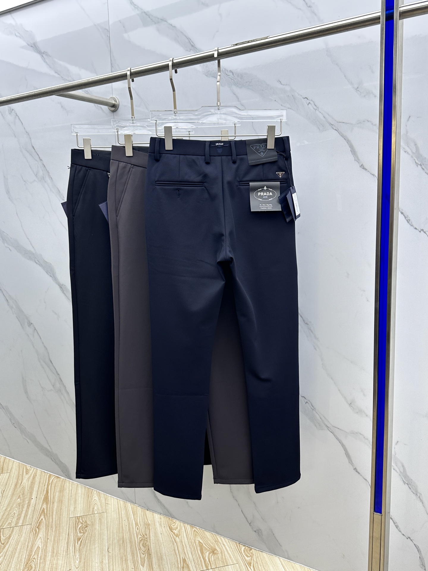 🆕Prada普拉达 2025早秋新品休闲裤西裤，官网同步发售，裤身工艺设计，进口客供辅料、面料定制，代工