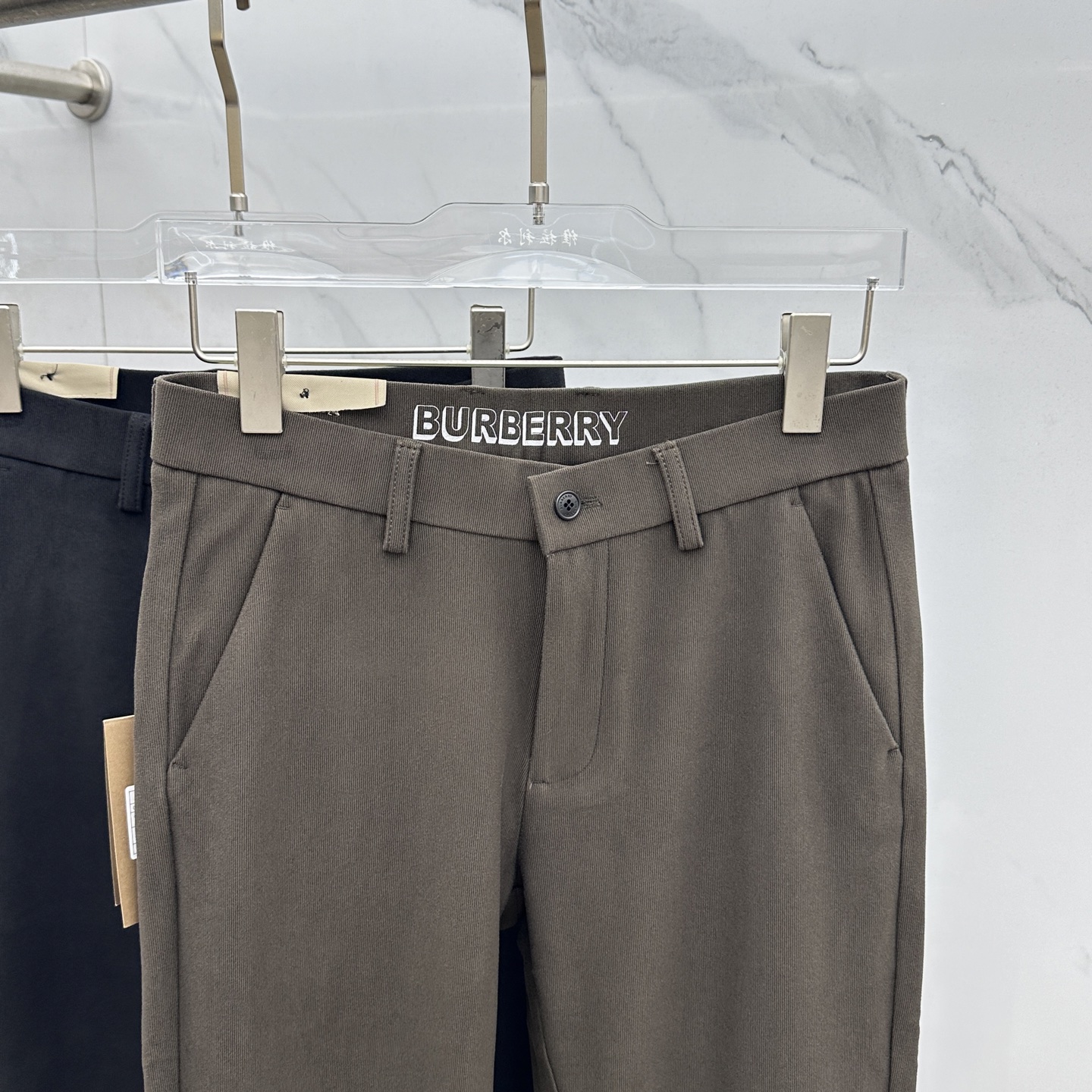 🆕Burberry巴宝莉 2025早秋新品休闲裤西裤，官网同步发售，裤身工艺设计，进口客供辅料、面料定制