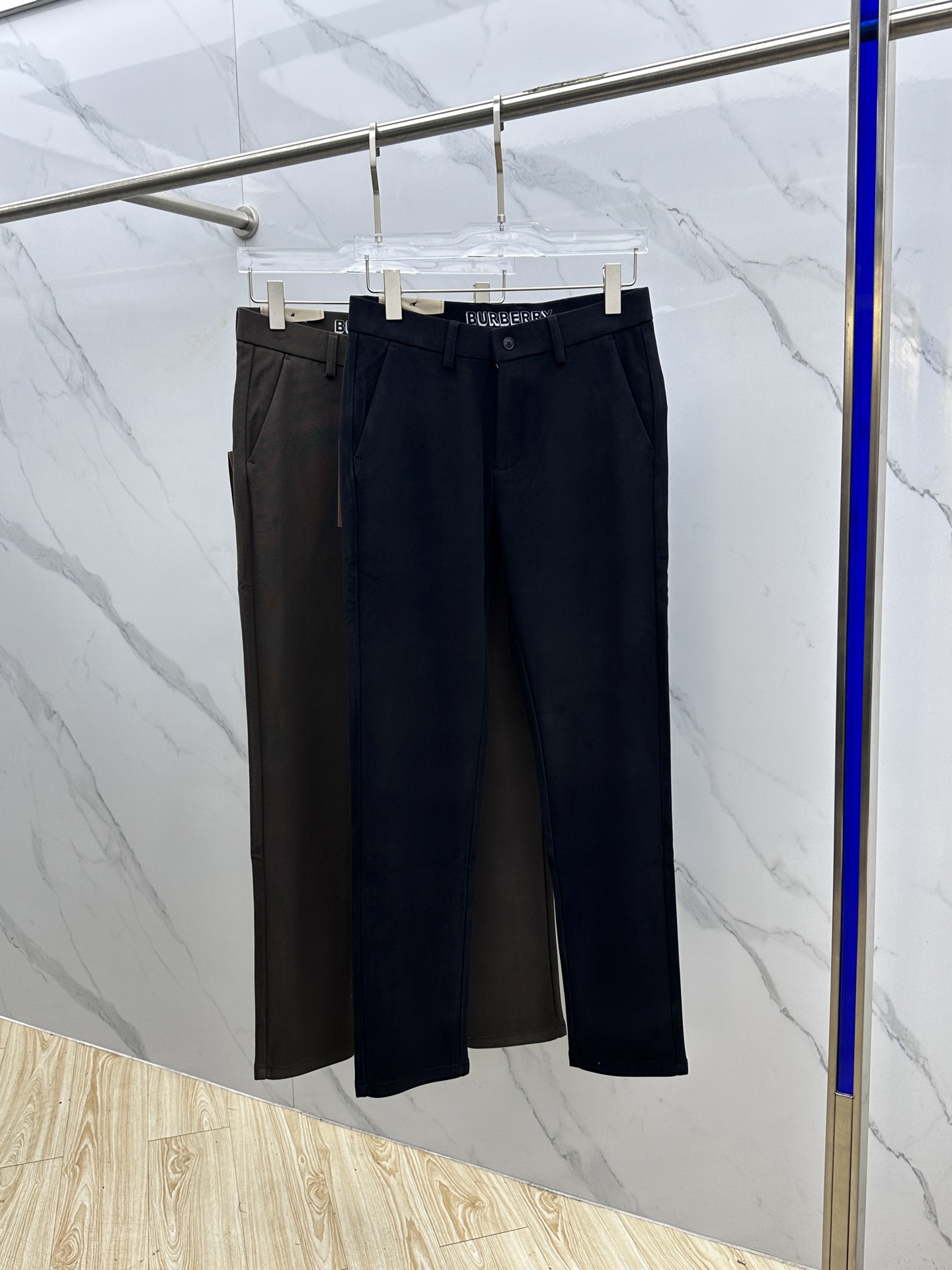 🆕Burberry巴宝莉 2025早秋新品休闲裤西裤，官网同步发售，裤身工艺设计，进口客供辅料、面料定制