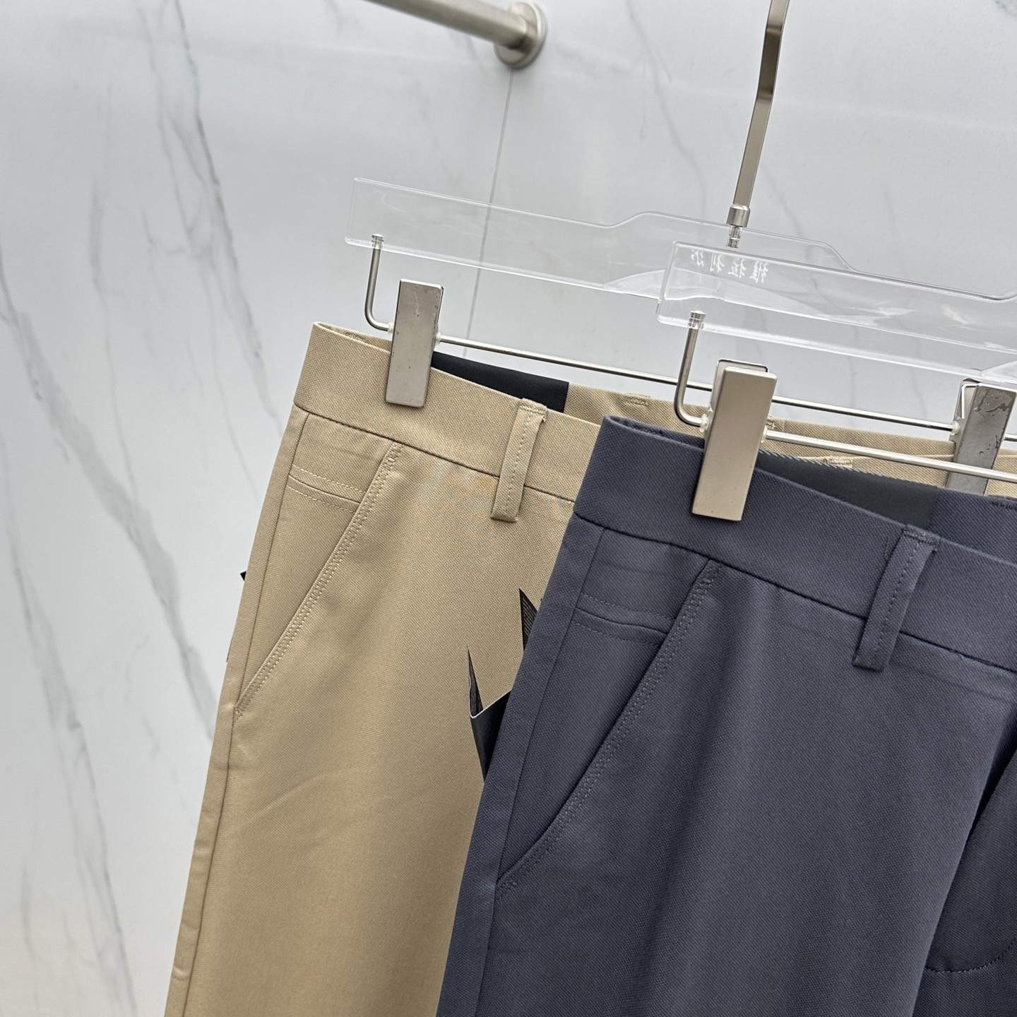 🆕Prada普拉达 2025早秋新品休闲裤西裤，官网同步发售，裤身工艺设计，进口客供辅料、面料定制，代工