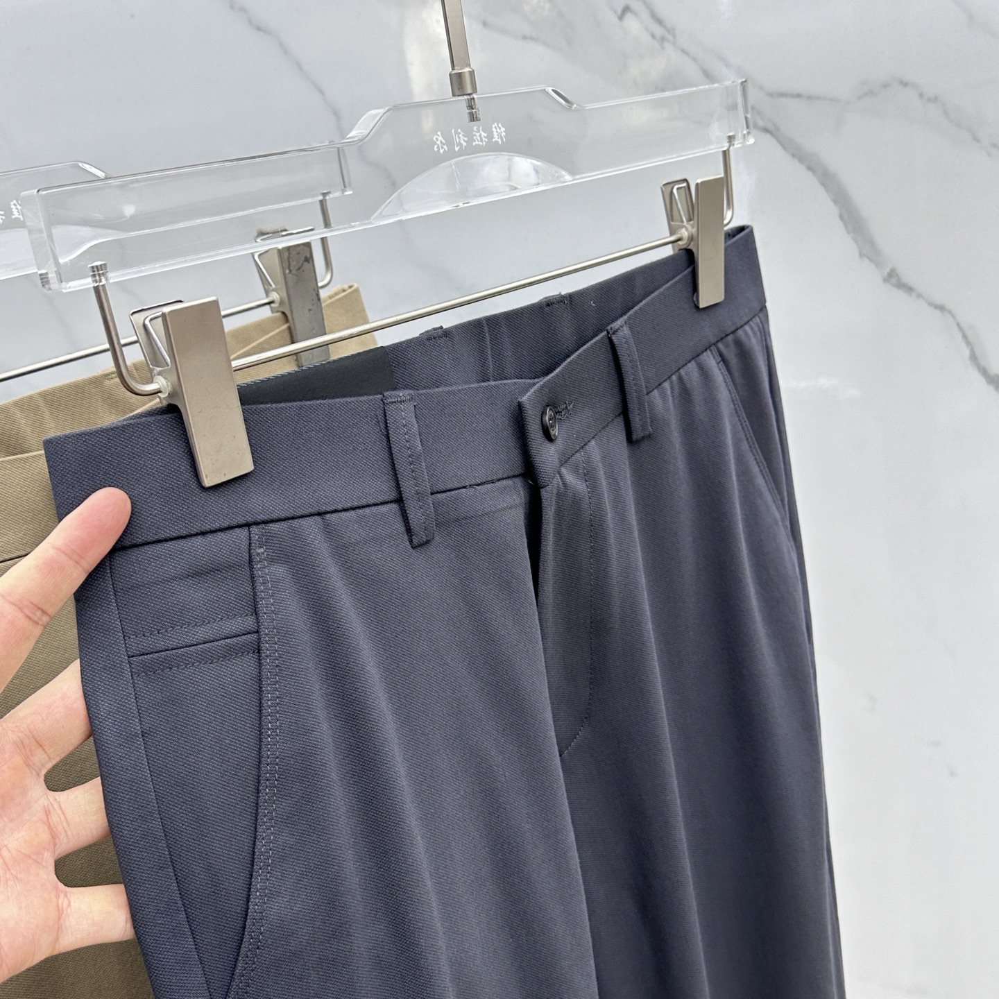 🆕Prada普拉达 2025早秋新品休闲裤西裤，官网同步发售，裤身工艺设计，进口客供辅料、面料定制，代工