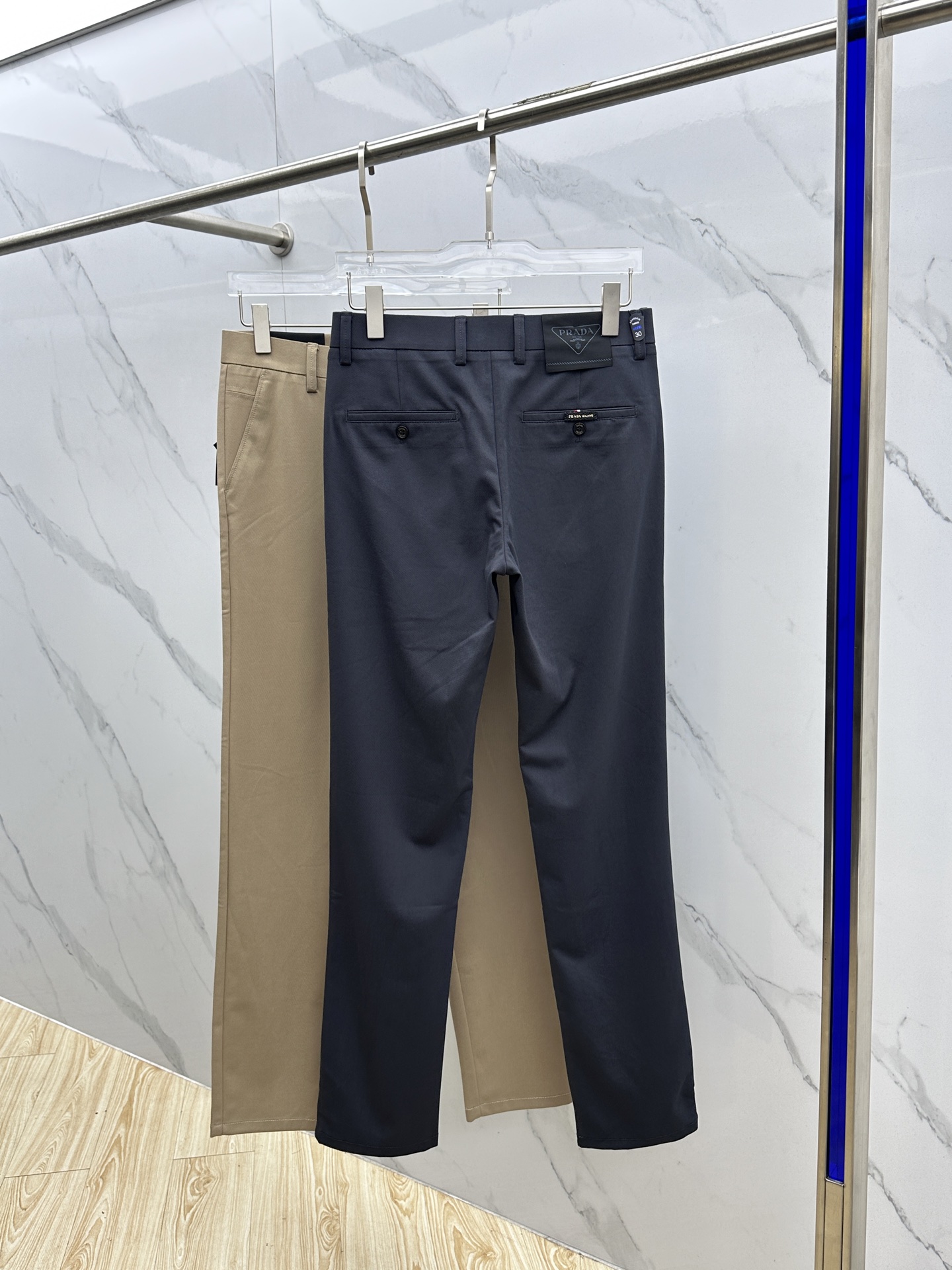 🆕Prada普拉达 2025早秋新品休闲裤西裤，官网同步发售，裤身工艺设计，进口客供辅料、面料定制，代工