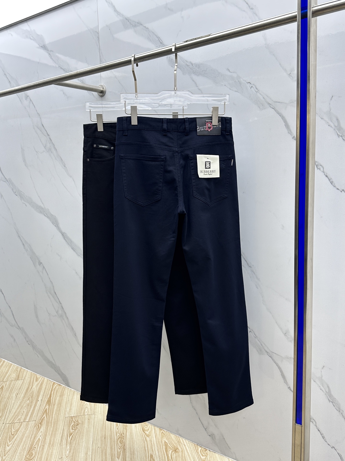 🆕Burberry巴宝莉 🔥高端定制、2025早秋最新款牛仔裤 柜台同步发售 原版定制复刻 客供五金辅料