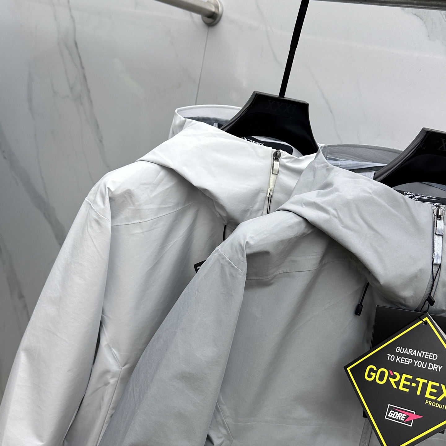  🆕ARCTERYX *始祖鸟𓅛

A𝗥𝗖𝗧𝗘𝗥𝗬𝗫 𝗕𝗮𝘁𝗲 𝗟𝘁 𝗝𝗮𝗰𝗸𝗲𝘁 硬壳防水系列 

B