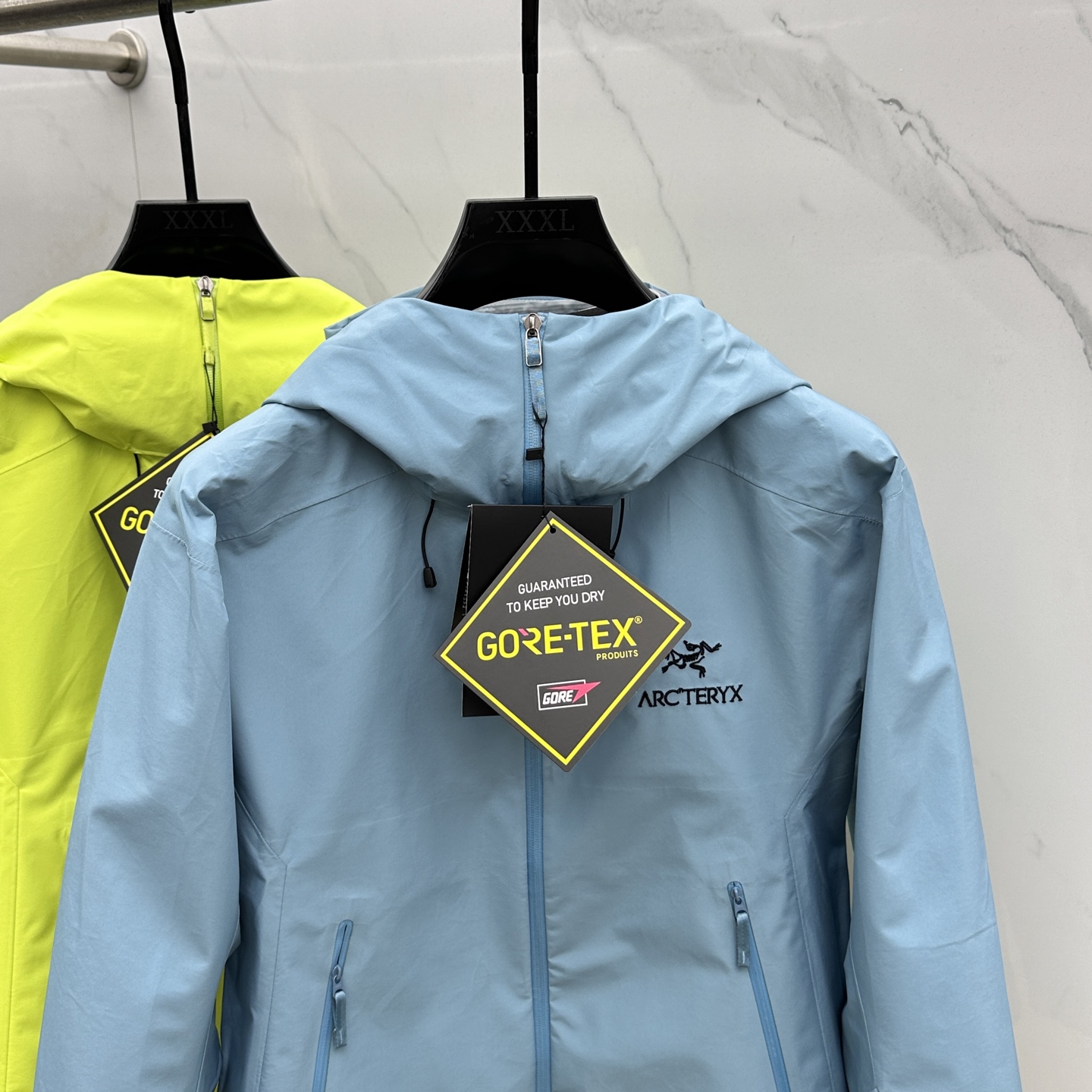  🆕ARCTERYX *始祖鸟𓅛

A𝗥𝗖𝗧𝗘𝗥𝗬𝗫 𝗕𝗮𝘁𝗲 𝗟𝘁 𝗝𝗮𝗰𝗸𝗲𝘁 硬壳防水系列 

B