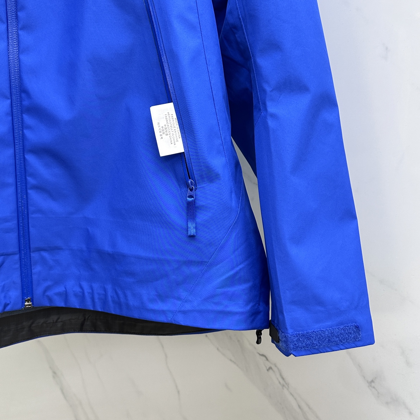 ￼  🆕ARCTERYX *始祖鸟𓅛

A𝗥𝗖𝗧𝗘𝗥𝗬𝗫 𝗕𝗮𝘁𝗲 𝗟𝘁 𝗝𝗮𝗰𝗸𝗲𝘁 硬壳防水系列 
