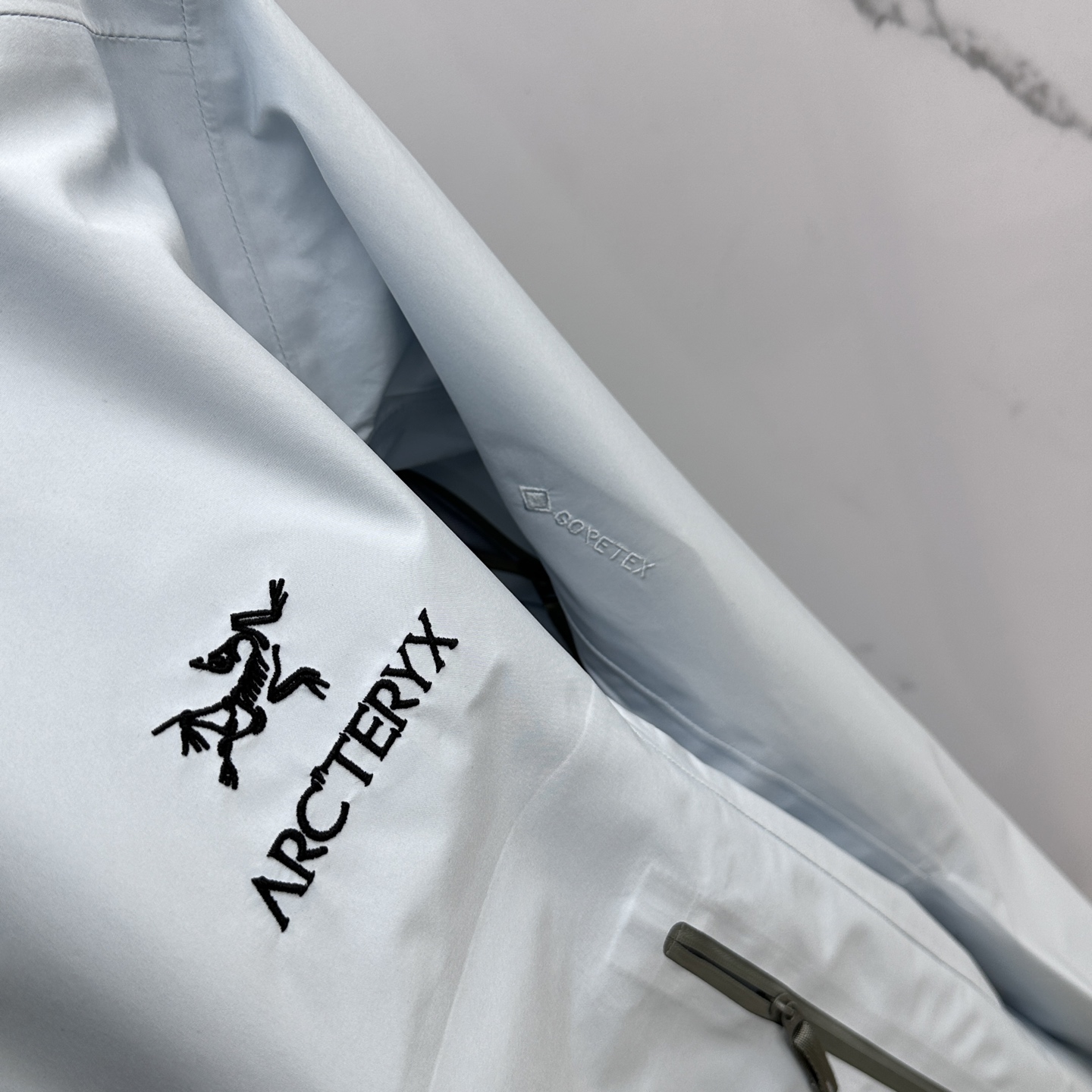 ￼  🆕ARCTERYX *始祖鸟𓅛

A𝗥𝗖𝗧𝗘𝗥𝗬𝗫 𝗕𝗮𝘁𝗲 𝗟𝘁 𝗝𝗮𝗰𝗸𝗲𝘁 硬壳防水系列 
