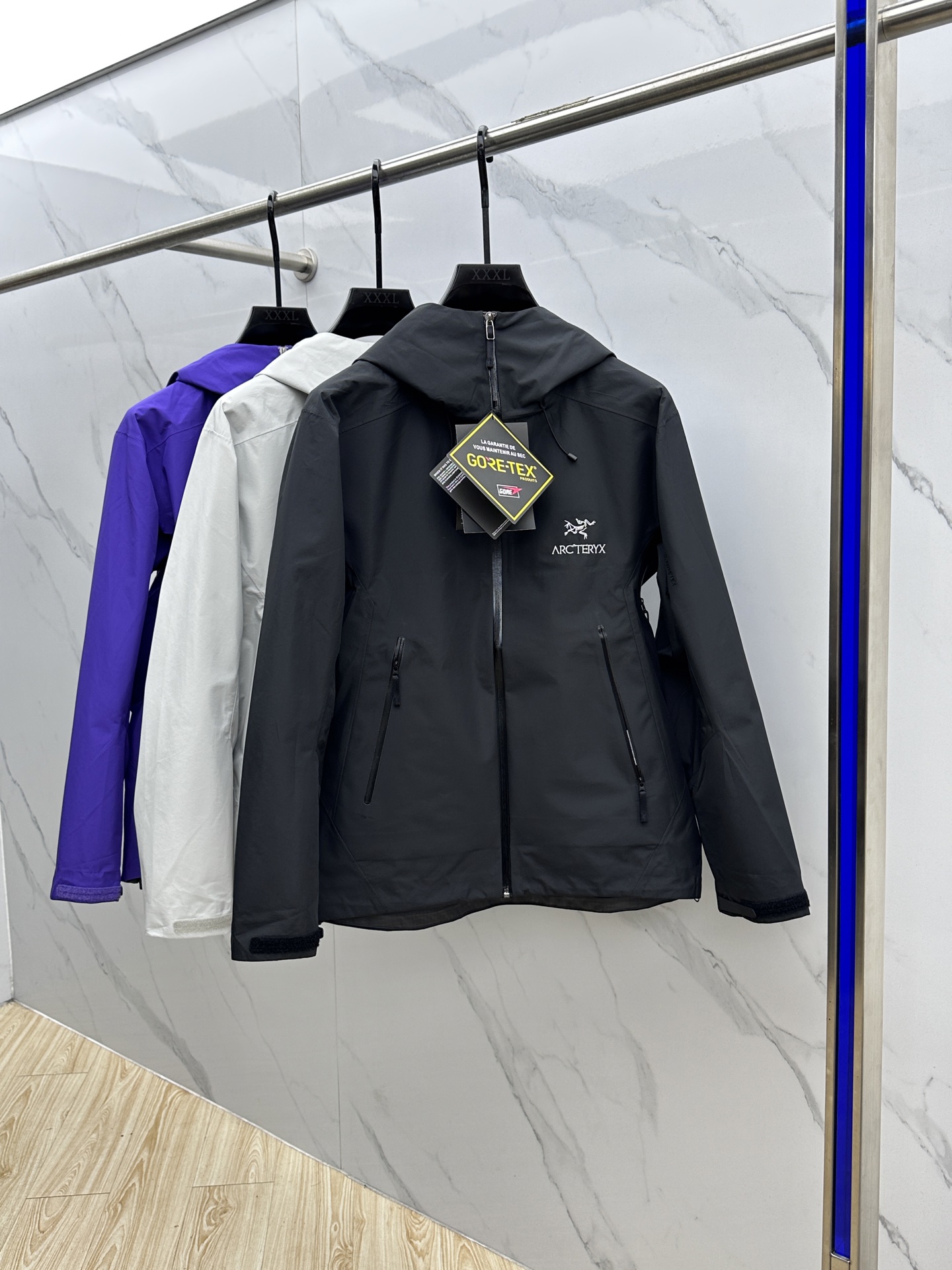 ￼  🆕ARCTERYX *始祖鸟𓅛

A𝗥𝗖𝗧𝗘𝗥𝗬𝗫 𝗕𝗮𝘁𝗲 𝗟𝘁 𝗝𝗮𝗰𝗸𝗲𝘁 硬壳防水系列 
