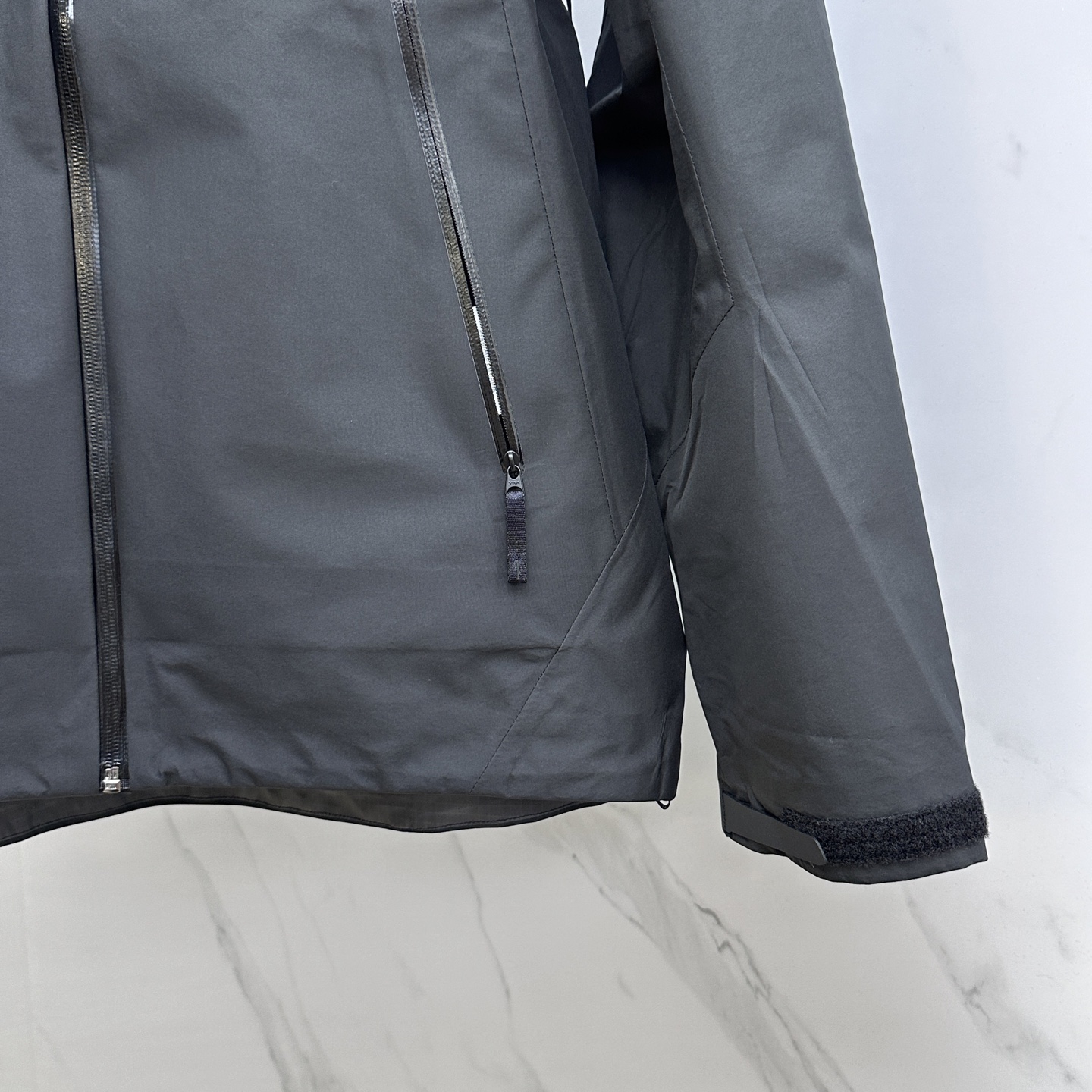 ￼  🆕ARCTERYX *始祖鸟𓅛

A𝗥𝗖𝗧𝗘𝗥𝗬𝗫 𝗕𝗮𝘁𝗲 𝗟𝘁 𝗝𝗮𝗰𝗸𝗲𝘁 硬壳防水系列 
