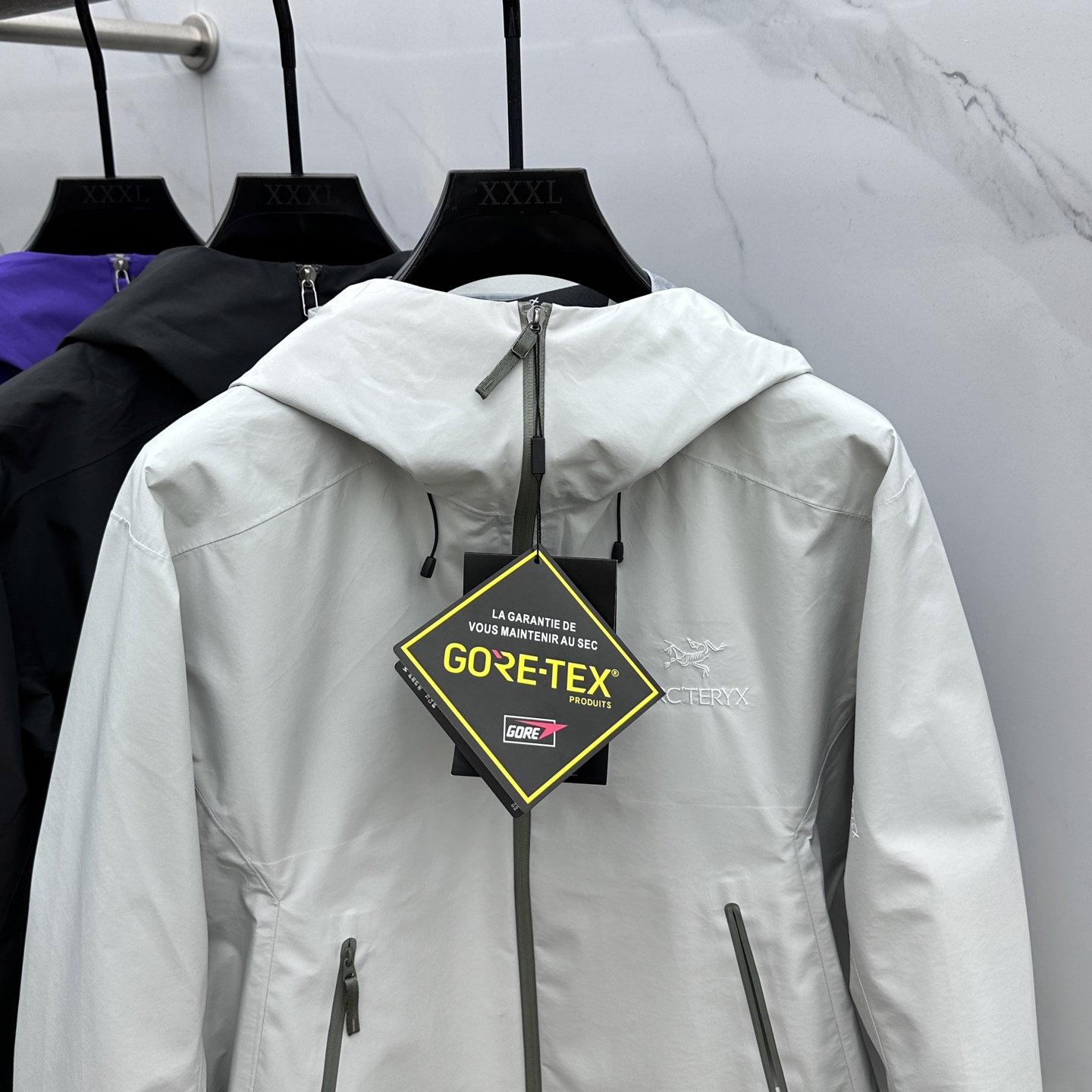 ￼  🆕ARCTERYX *始祖鸟𓅛

A𝗥𝗖𝗧𝗘𝗥𝗬𝗫 𝗕𝗮𝘁𝗲 𝗟𝘁 𝗝𝗮𝗰𝗸𝗲𝘁 硬壳防水系列 
