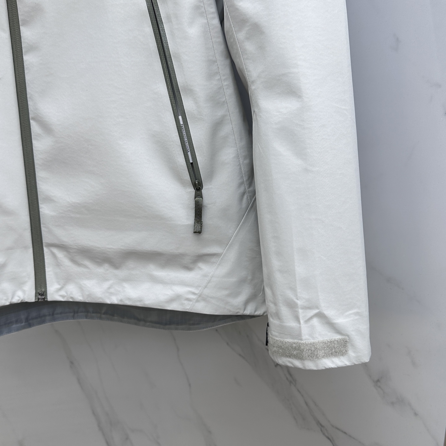 ￼  🆕ARCTERYX *始祖鸟𓅛

A𝗥𝗖𝗧𝗘𝗥𝗬𝗫 𝗕𝗮𝘁𝗲 𝗟𝘁 𝗝𝗮𝗰𝗸𝗲𝘁 硬壳防水系列 
