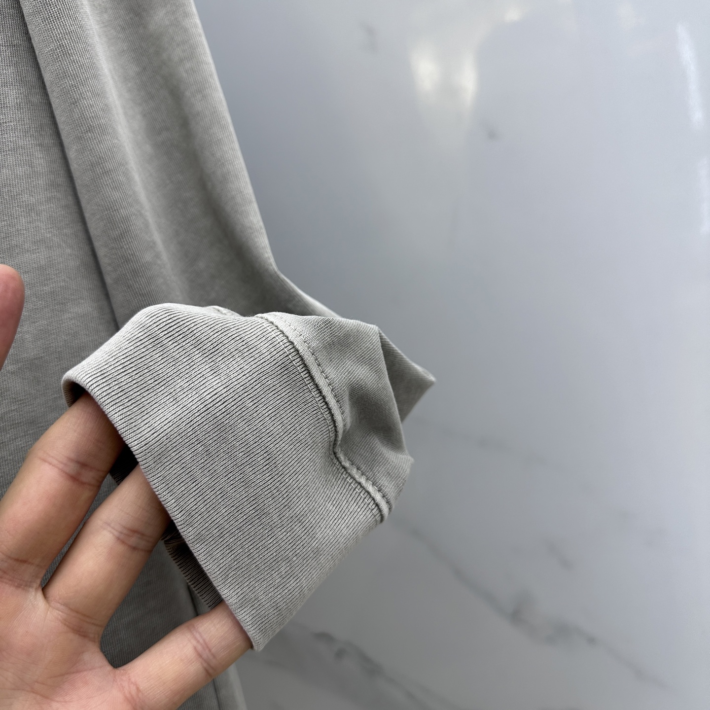  🆕Alexander Wang *亚历山大王
- 2025ss早秋爆款 圆领打底长T 经典标语发泡工艺