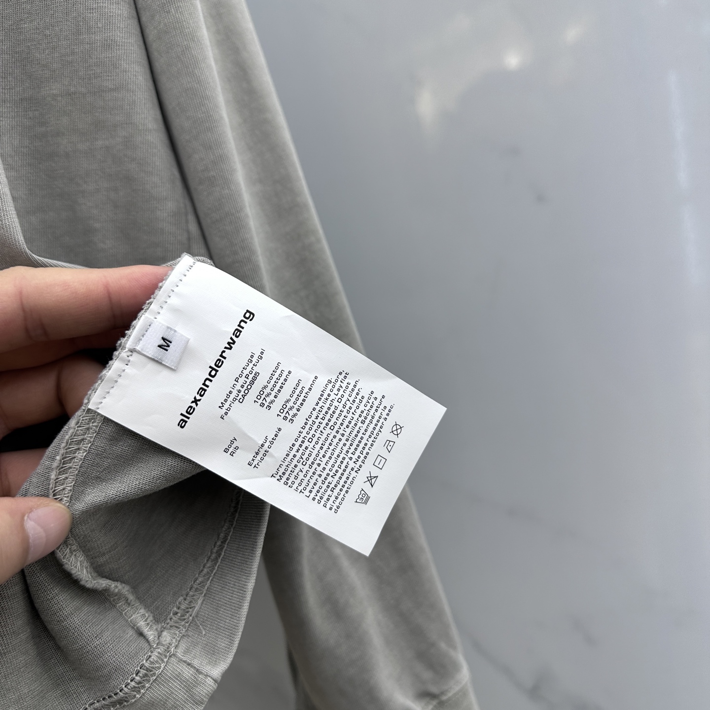  🆕Alexander Wang *亚历山大王
- 2025ss早秋爆款 圆领打底长T 经典标语发泡工艺