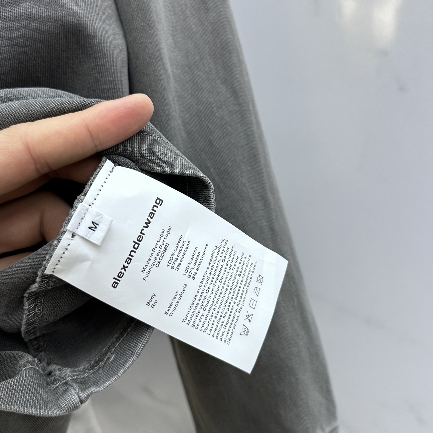  🆕Alexander Wang *亚历山大王
- 2025ss早秋爆款 圆领打底长T 经典标语发泡工艺