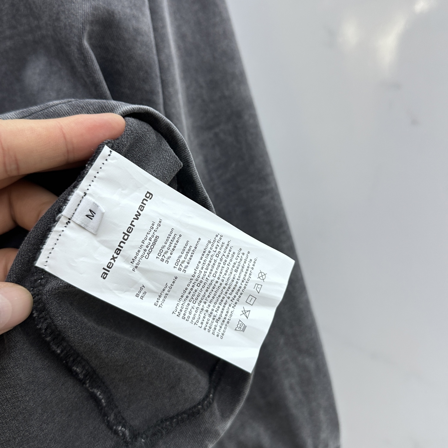  🆕Alexander Wang *亚历山大王
- 2025ss早秋爆款 圆领打底长T 经典标语发泡工艺