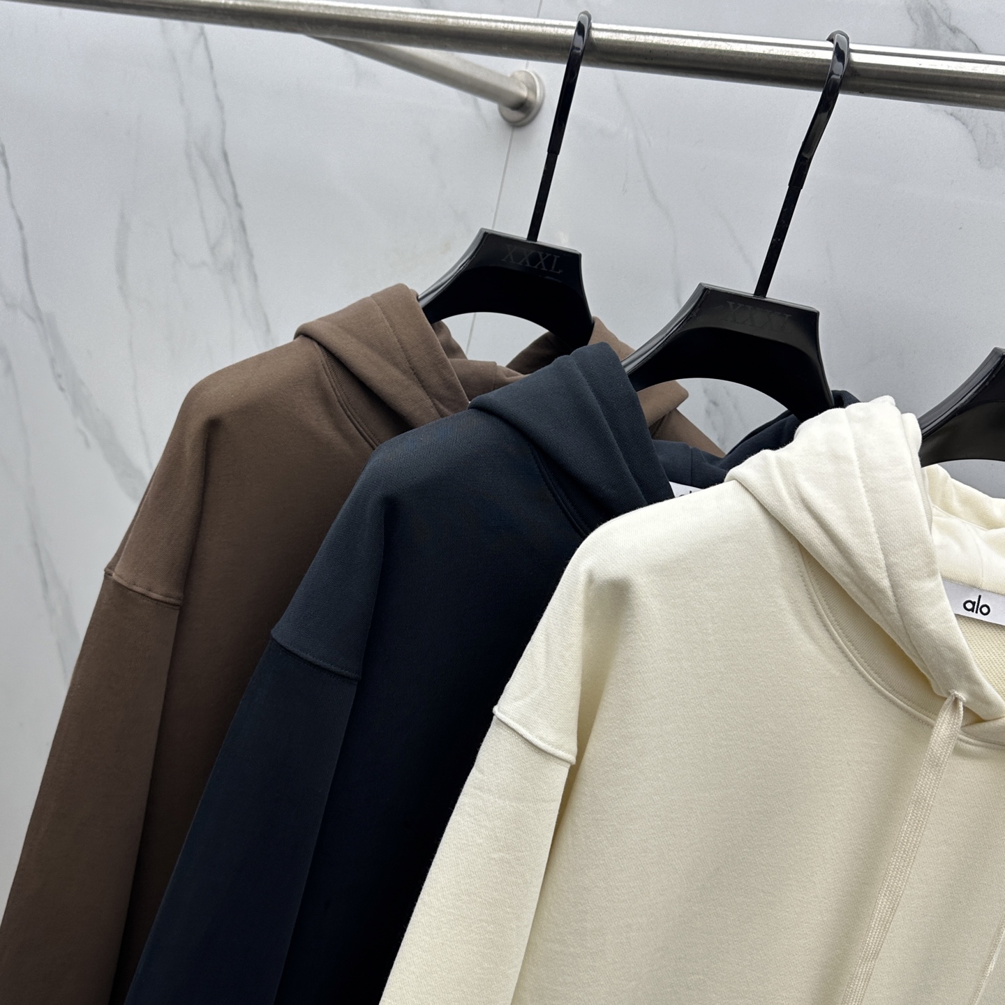 🆕alo 24FW早秋新款连帽卫衣，男女同款！独特吸引人的眼球，这一款卫衣品相品质都在线，舒适度，一如既