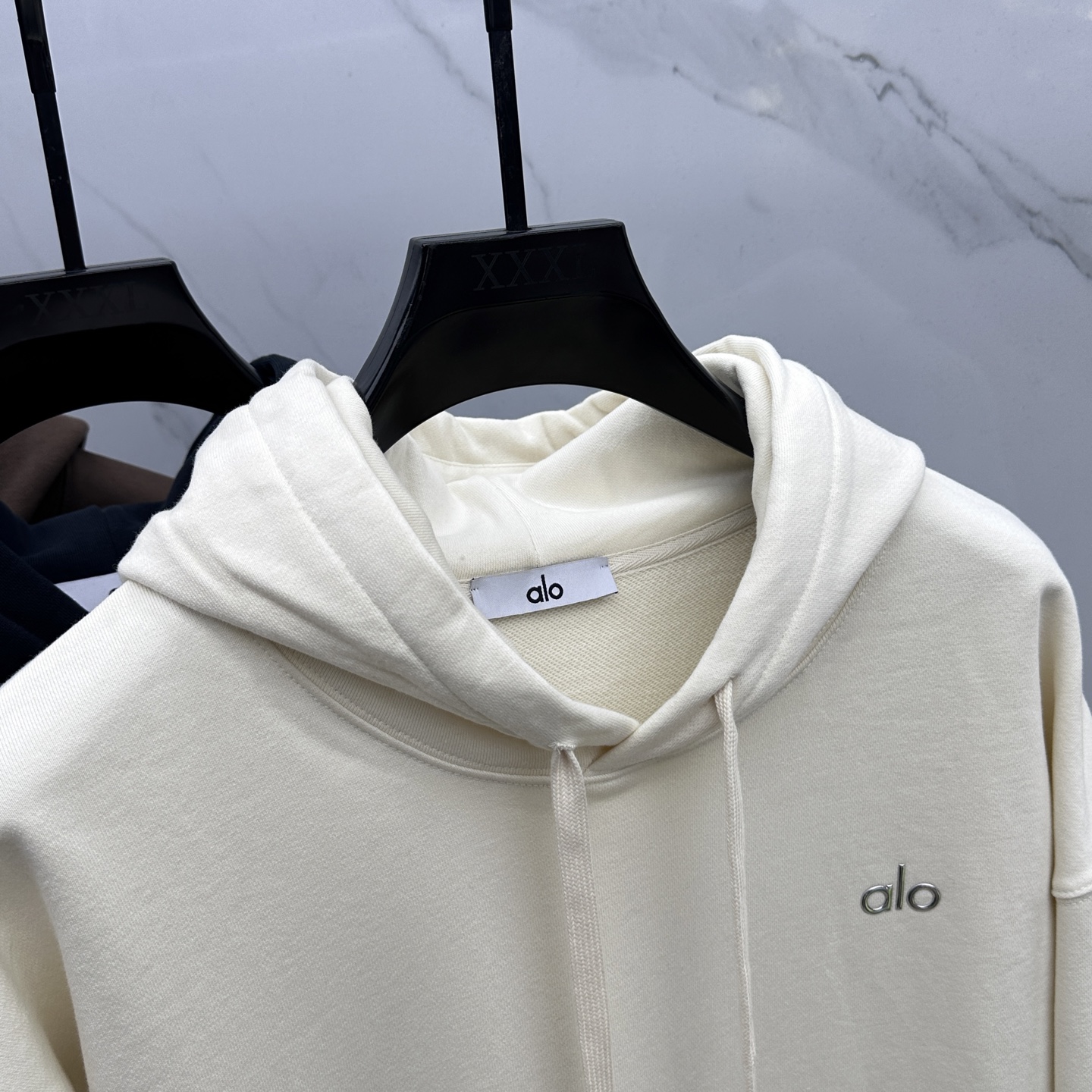 🆕alo 24FW早秋新款连帽卫衣，男女同款！独特吸引人的眼球，这一款卫衣品相品质都在线，舒适度，一如既