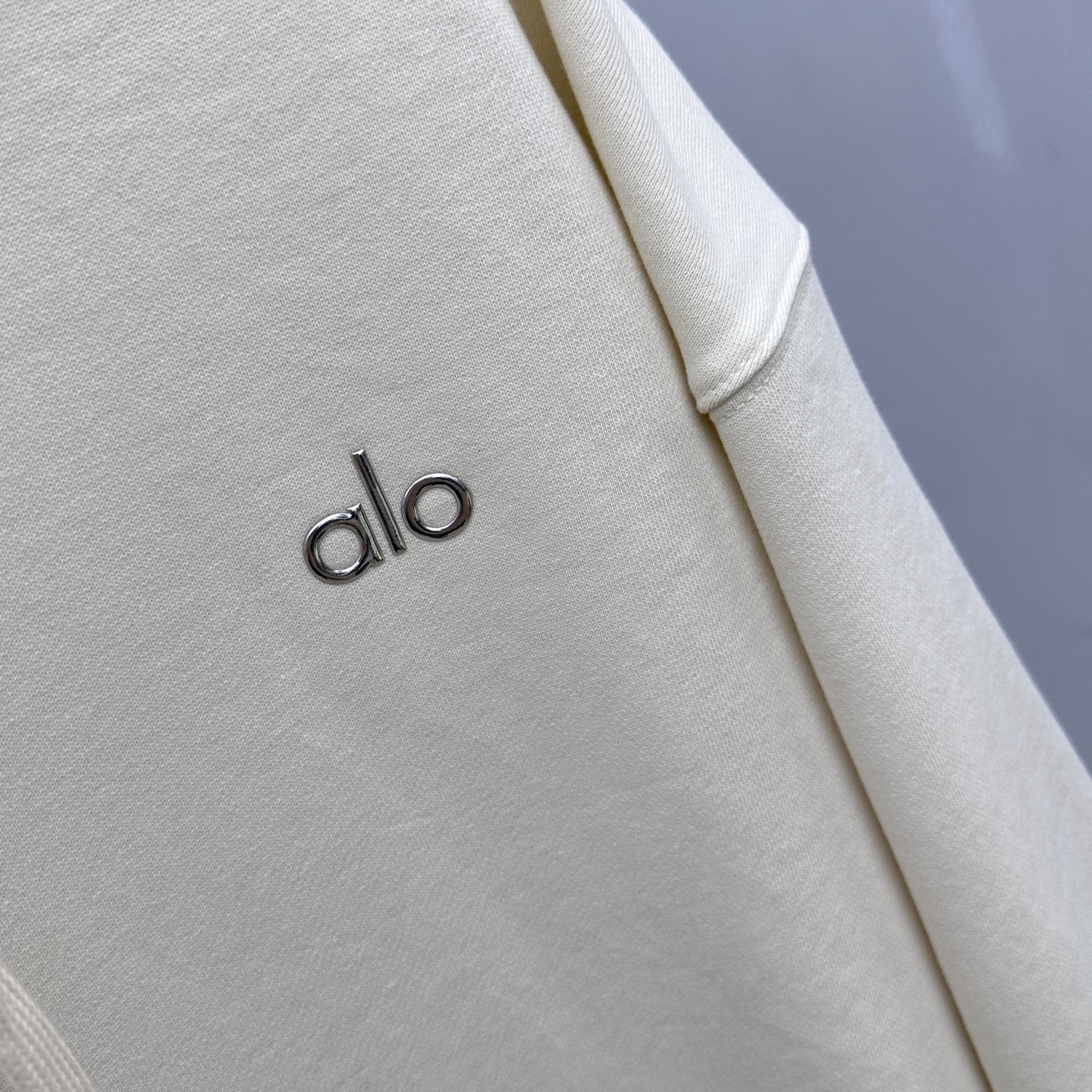 🆕alo 24FW早秋新款连帽卫衣，男女同款！独特吸引人的眼球，这一款卫衣品相品质都在线，舒适度，一如既
