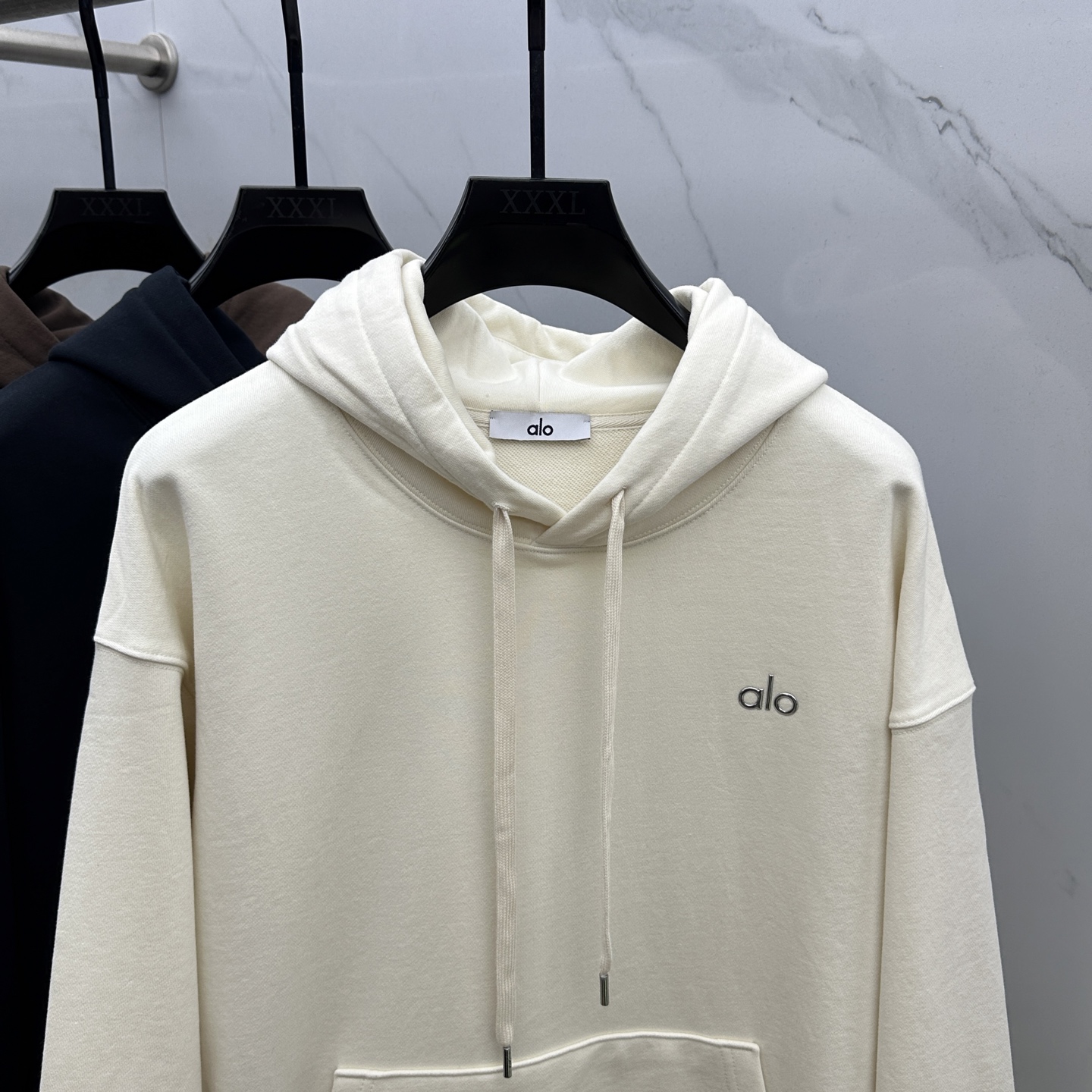 🆕alo 24FW早秋新款连帽卫衣，男女同款！独特吸引人的眼球，这一款卫衣品相品质都在线，舒适度，一如既