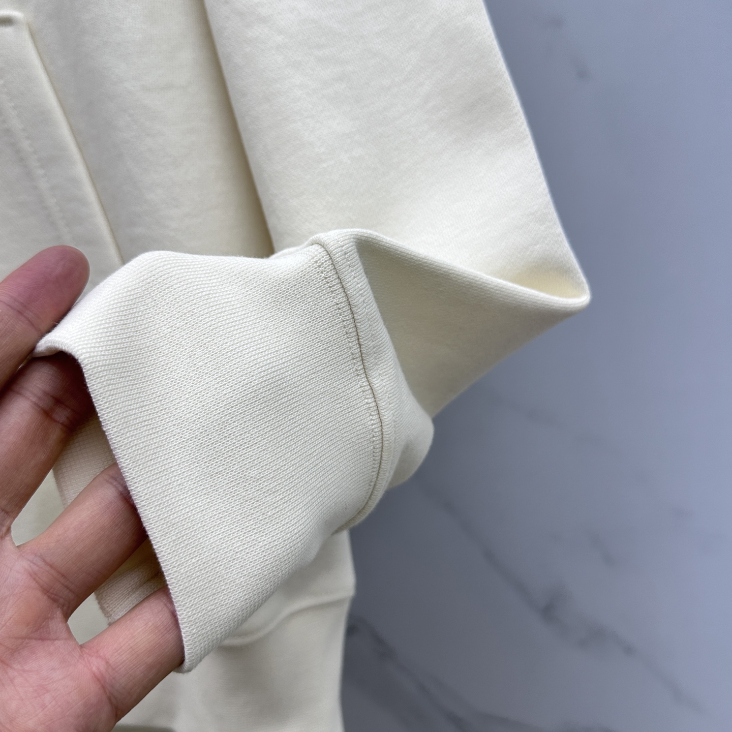 🆕alo 24FW早秋新款连帽卫衣，男女同款！独特吸引人的眼球，这一款卫衣品相品质都在线，舒适度，一如既