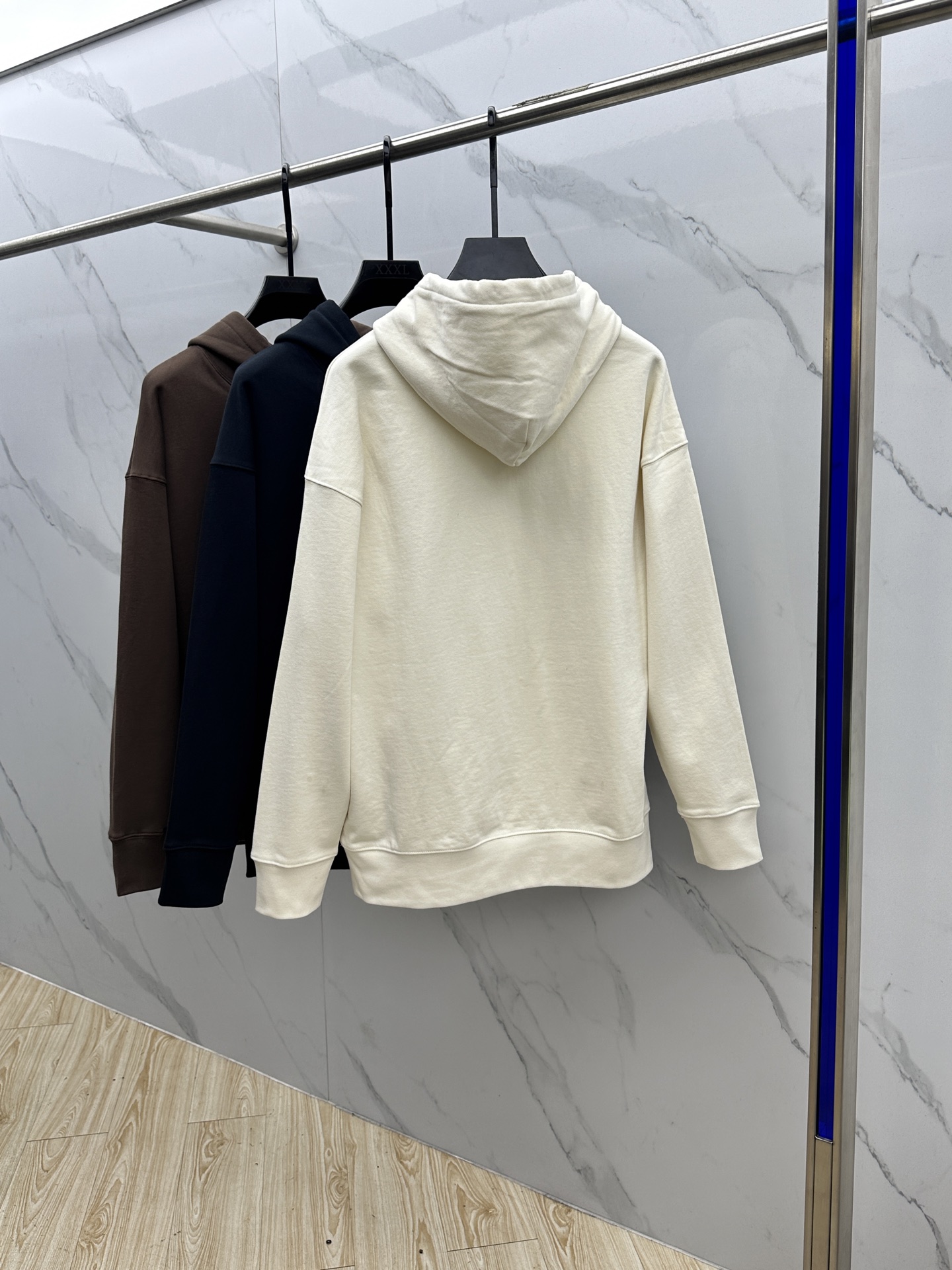 🆕alo 24FW早秋新款连帽卫衣，男女同款！独特吸引人的眼球，这一款卫衣品相品质都在线，舒适度，一如既