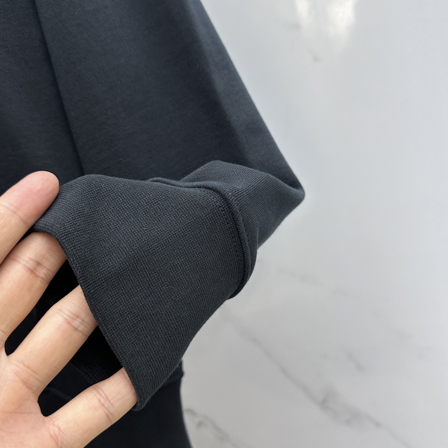 🆕alo 24FW早秋新款连帽卫衣，男女同款！独特吸引人的眼球，这一款卫衣品相品质都在线，舒适度，一如既