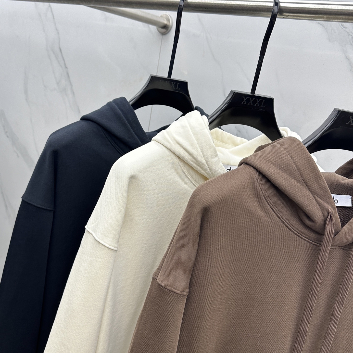 🆕alo 24FW早秋新款连帽卫衣，男女同款！独特吸引人的眼球，这一款卫衣品相品质都在线，舒适度，一如既