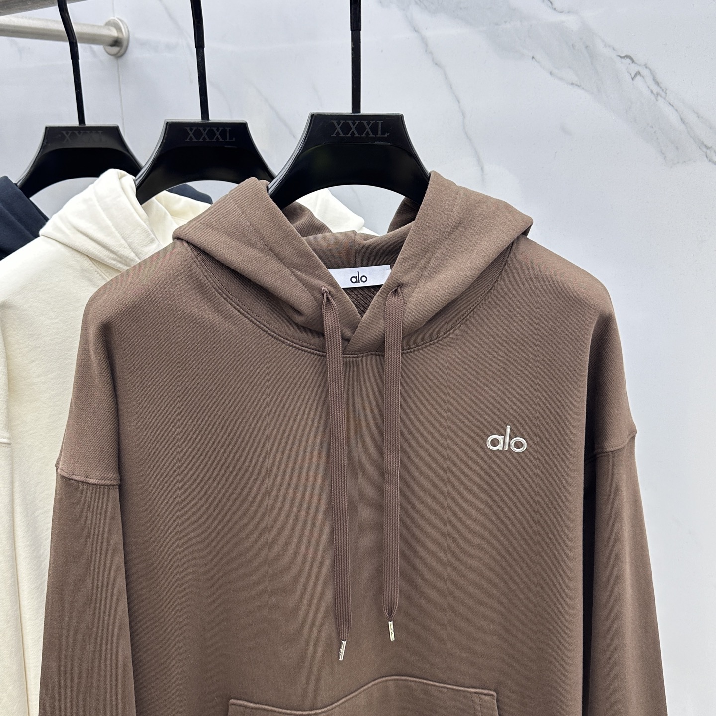 🆕alo 24FW早秋新款连帽卫衣，男女同款！独特吸引人的眼球，这一款卫衣品相品质都在线，舒适度，一如既