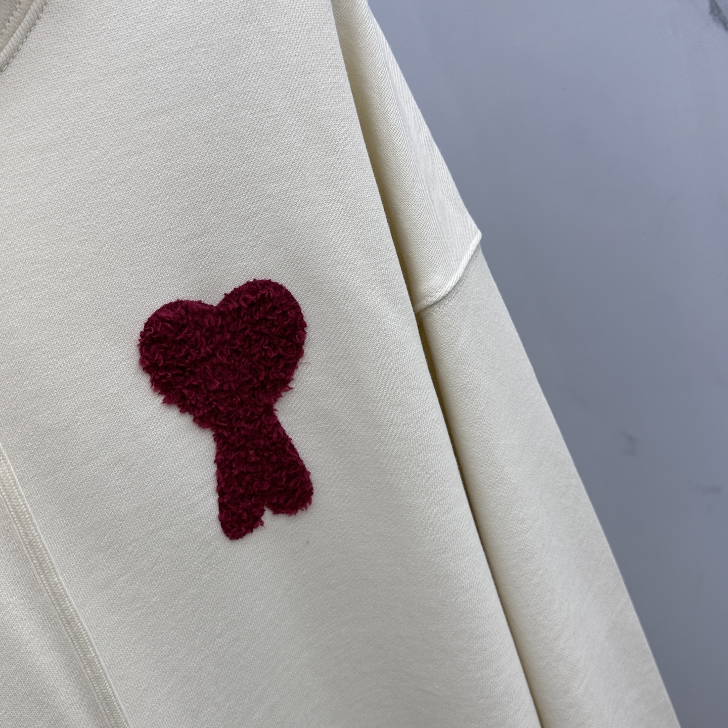 🆕AMI 24FW早秋新款连帽卫衣，男女同款！独特吸引人的眼球，这一款卫衣品相品质都在线，舒适度，一如既