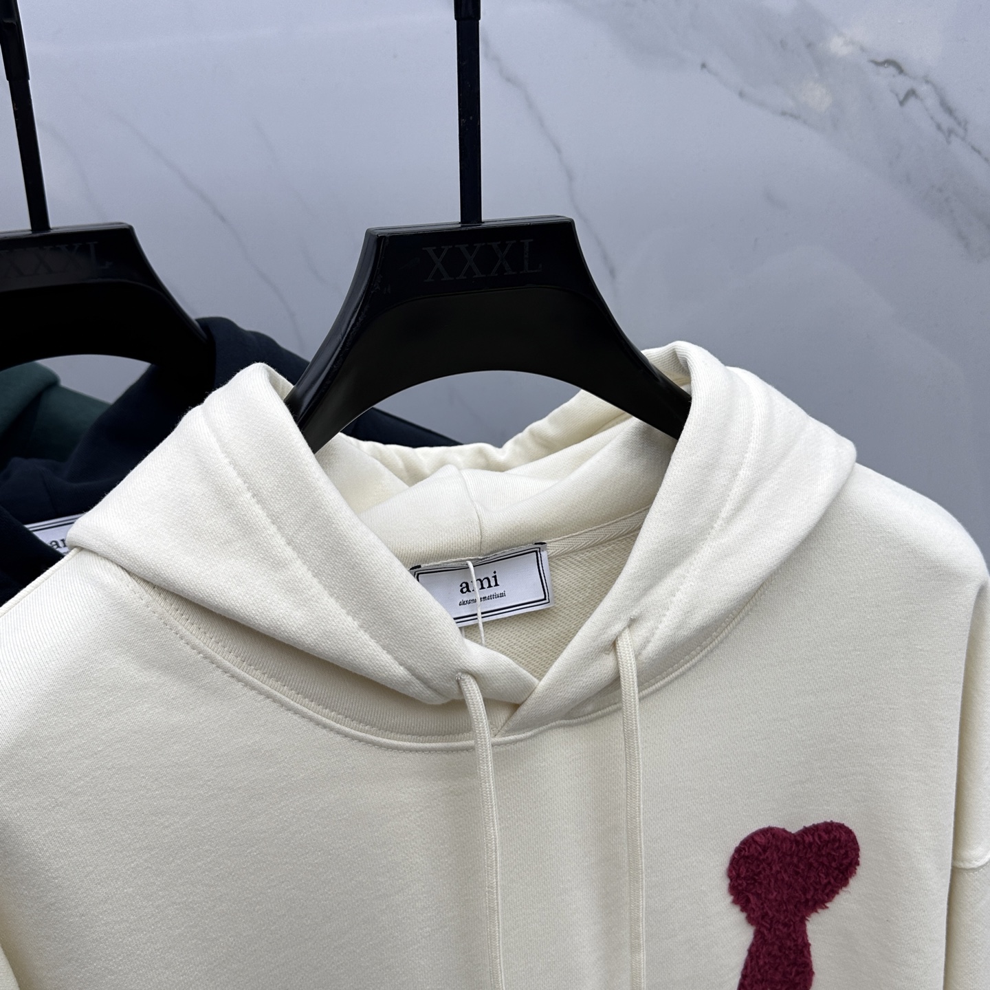 🆕AMI 24FW早秋新款连帽卫衣，男女同款！独特吸引人的眼球，这一款卫衣品相品质都在线，舒适度，一如既