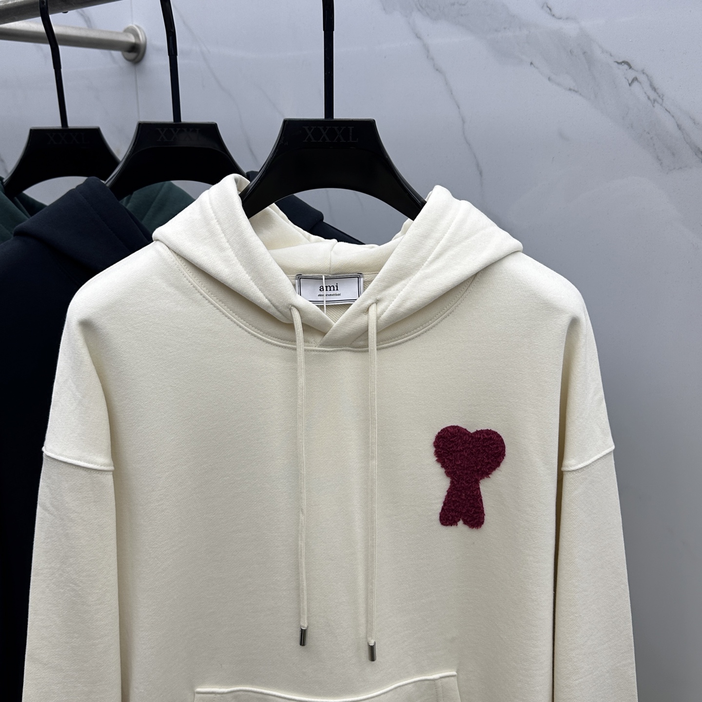🆕AMI 24FW早秋新款连帽卫衣，男女同款！独特吸引人的眼球，这一款卫衣品相品质都在线，舒适度，一如既