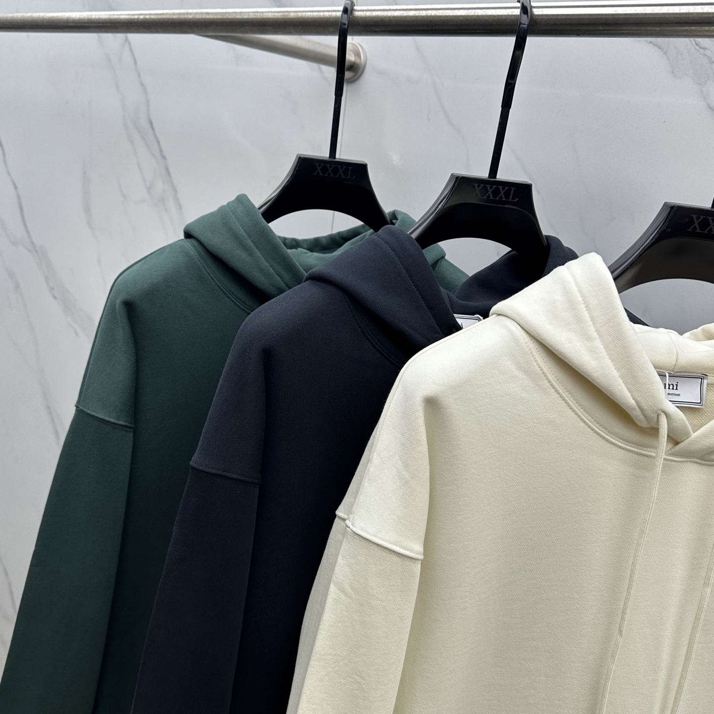 🆕AMI 24FW早秋新款连帽卫衣，男女同款！独特吸引人的眼球，这一款卫衣品相品质都在线，舒适度，一如既