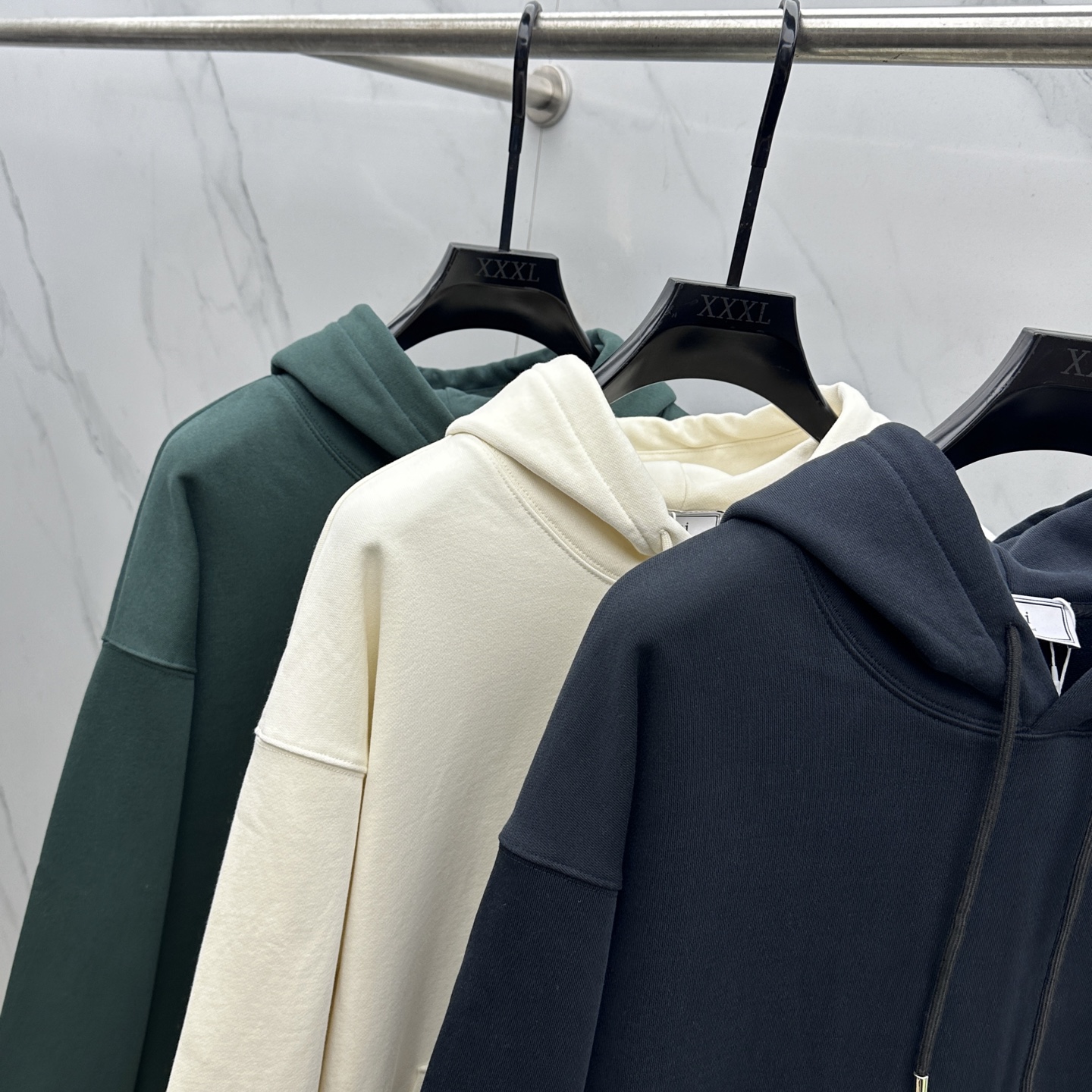 🆕AMI 24FW早秋新款连帽卫衣，男女同款！独特吸引人的眼球，这一款卫衣品相品质都在线，舒适度，一如既