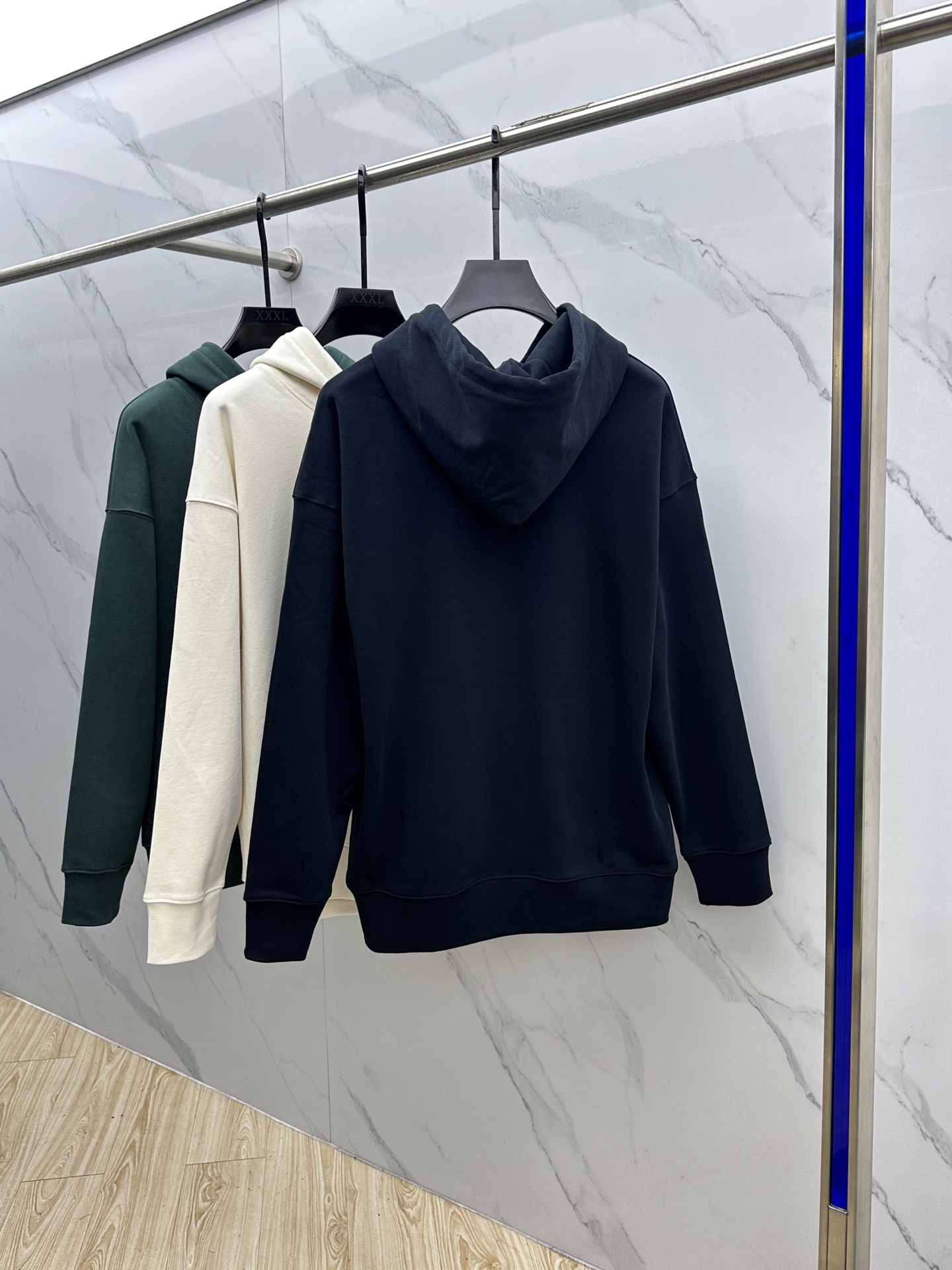 🆕AMI 24FW早秋新款连帽卫衣，男女同款！独特吸引人的眼球，这一款卫衣品相品质都在线，舒适度，一如既