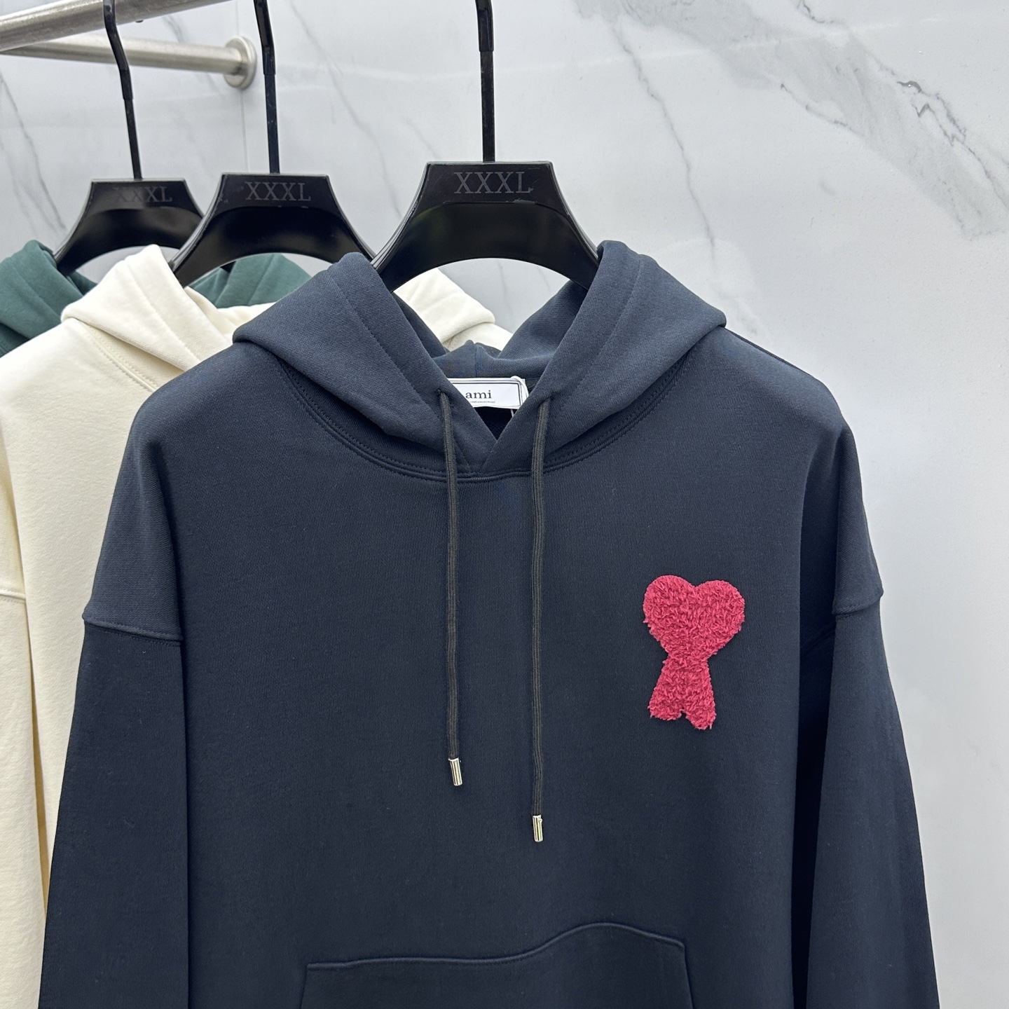 🆕AMI 24FW早秋新款连帽卫衣，男女同款！独特吸引人的眼球，这一款卫衣品相品质都在线，舒适度，一如既